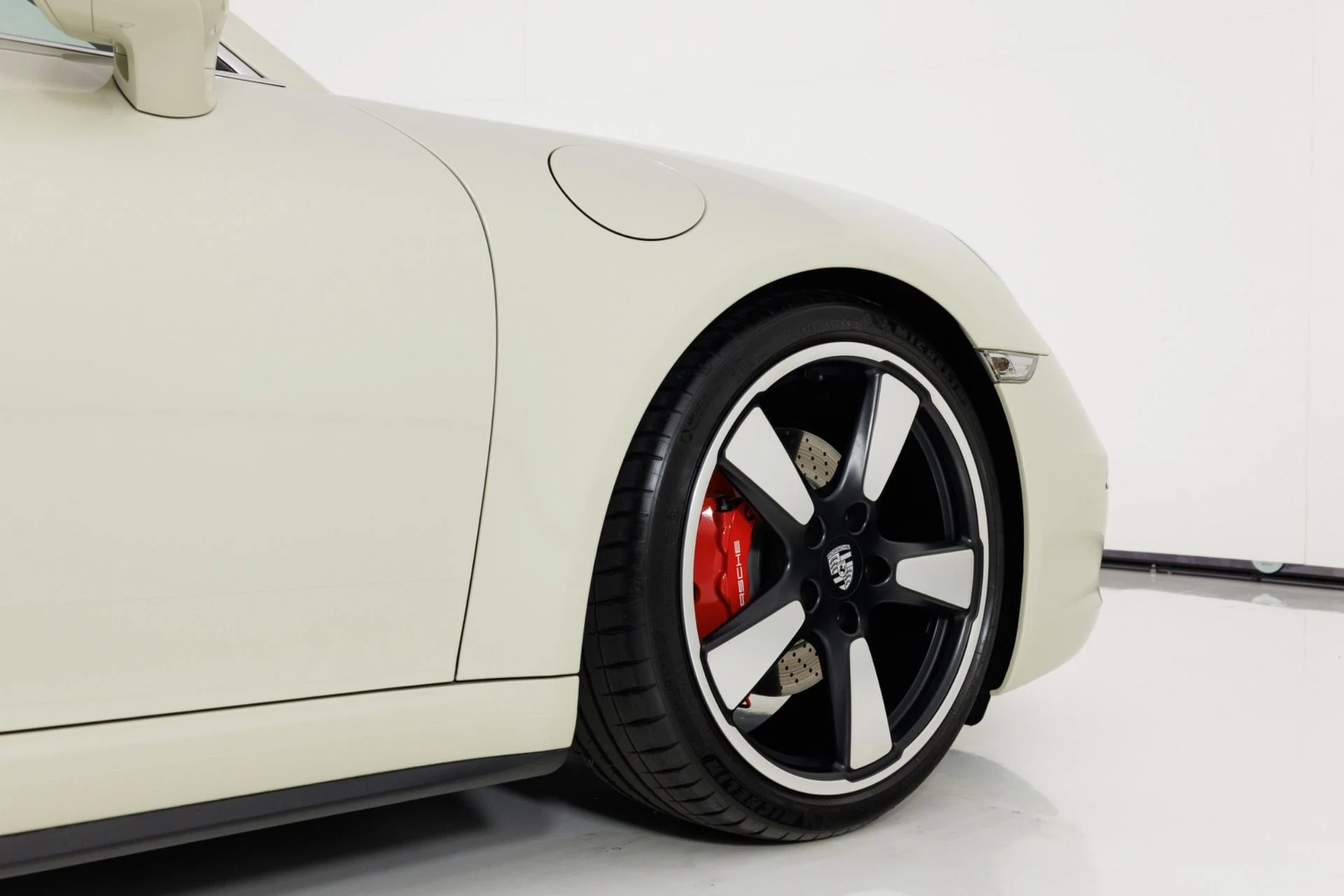 mph065_1278466017_Used_2014_Porsche_911_Carrera_S_1781907468_e1a6fb60a8