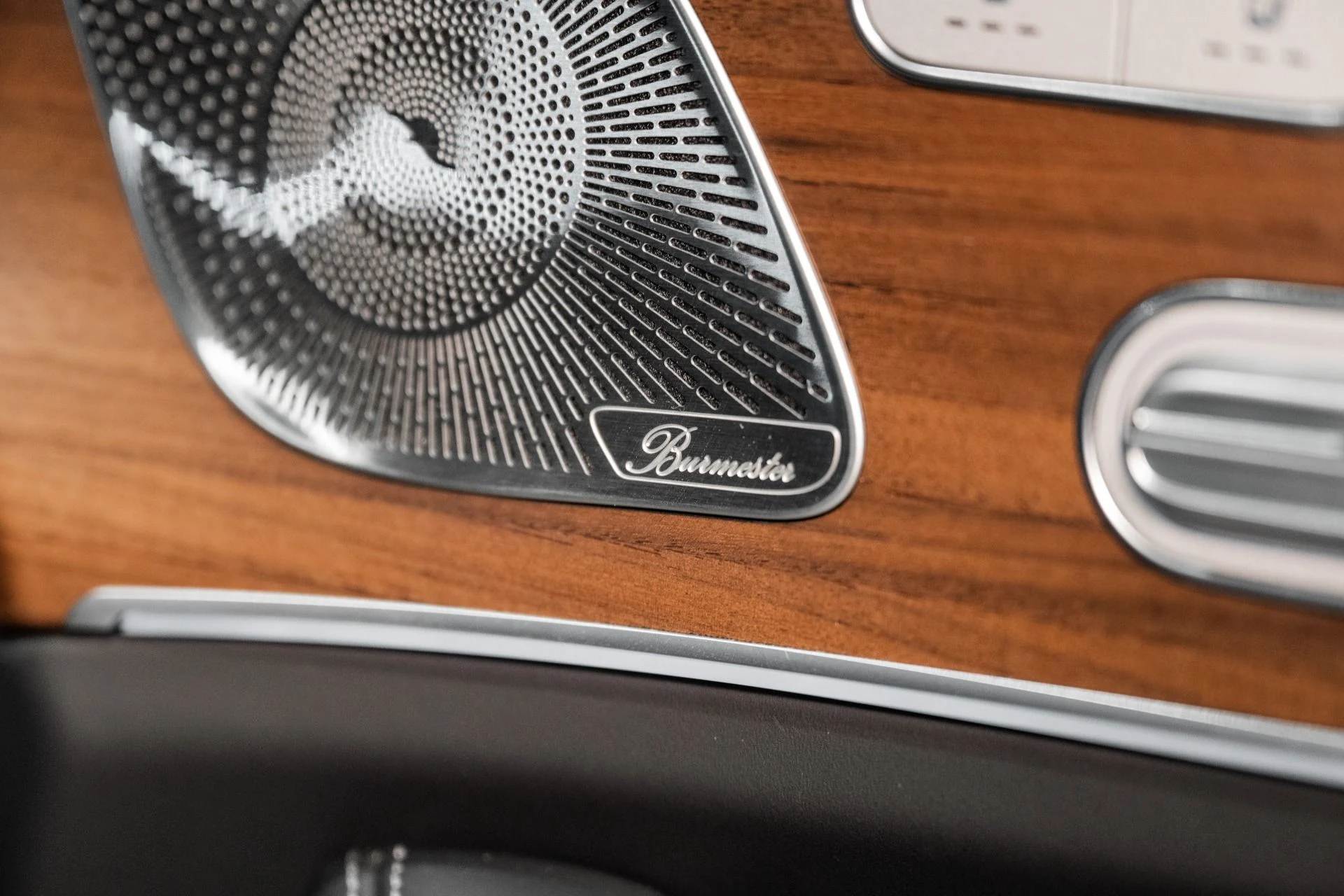 mph065_1300142697_Used_2023_Mercedes_Benz_GLS_Maybach_GLS_600_1762355740_cd6e79c67b