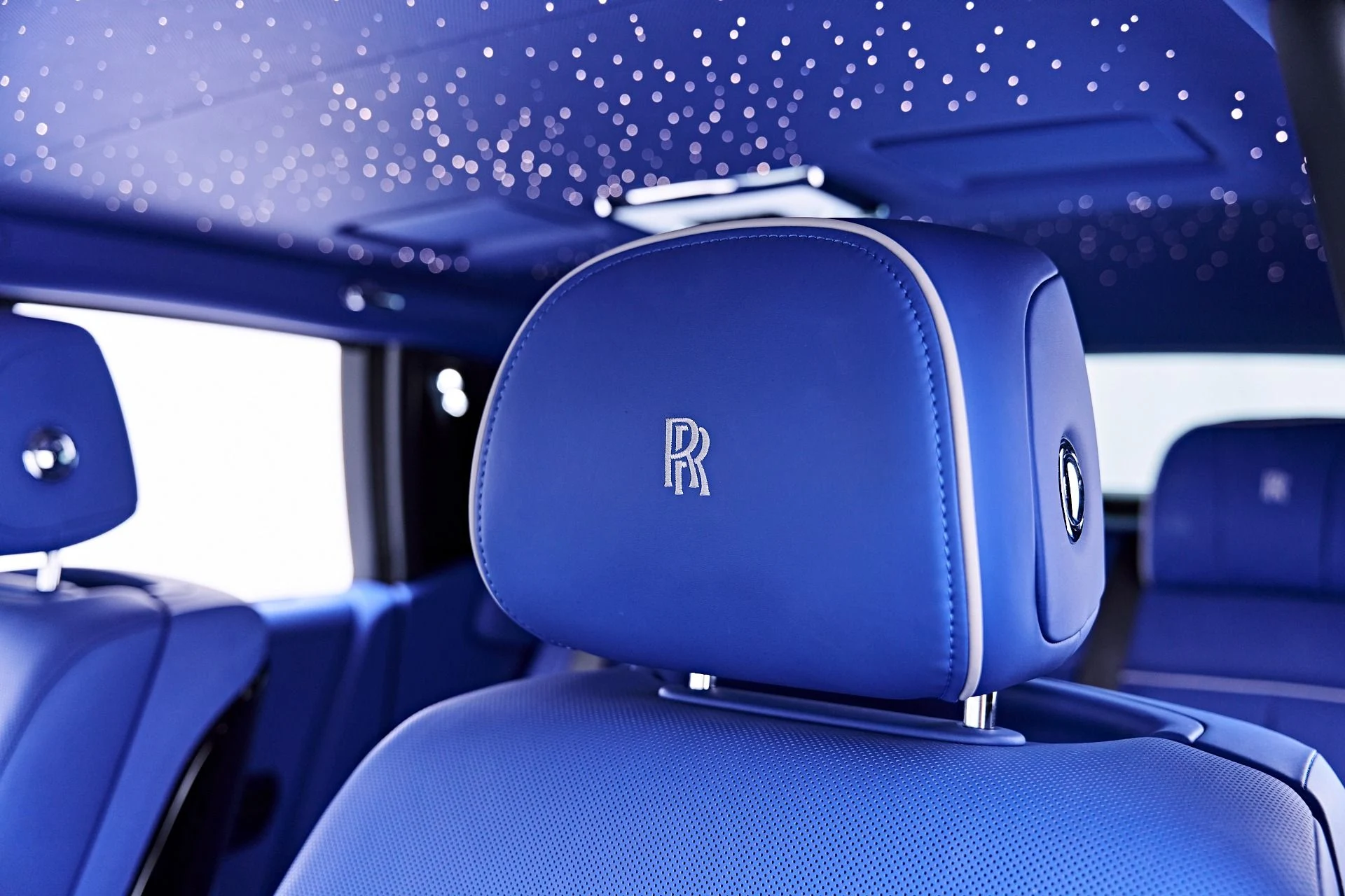 mph065_1339960409_Used_2024_Rolls_Royce_Phantom_Base_1782762940_c2610f7827