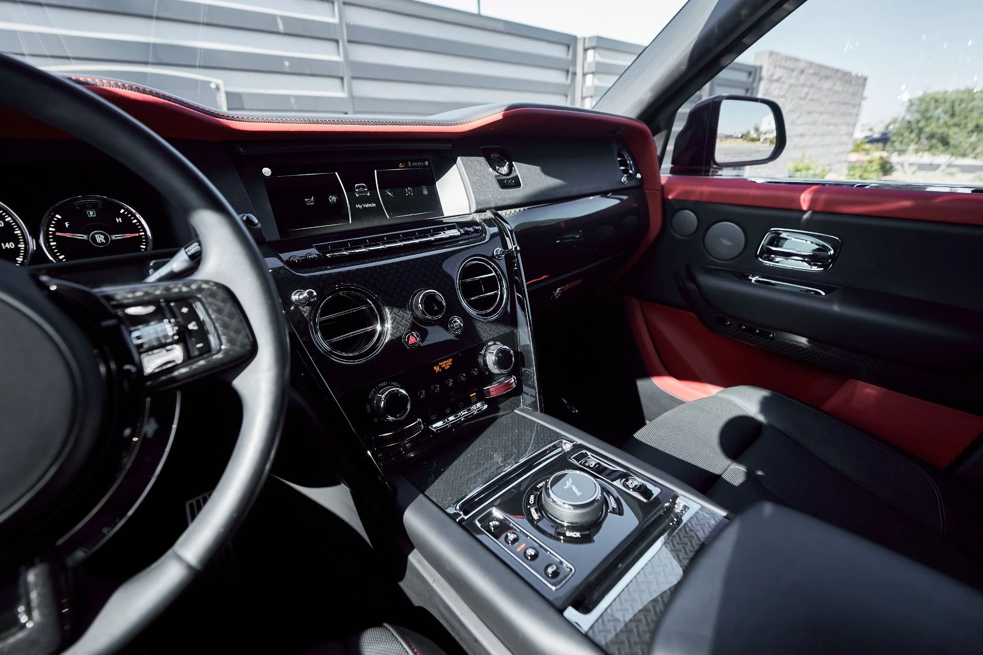 mph065_1351706321_Used_2022_Rolls_Royce_Cullinan_Black_Badge_1764038819_2764f01b9e