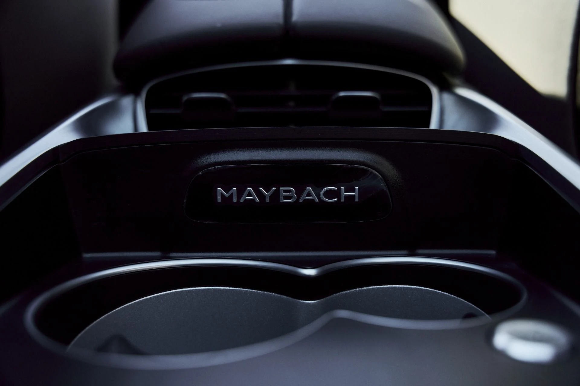 mph065_1409514664_Used_2025_Mercedes_Benz_EQS_Maybach_EQS_680_1770508835_1446a1435b