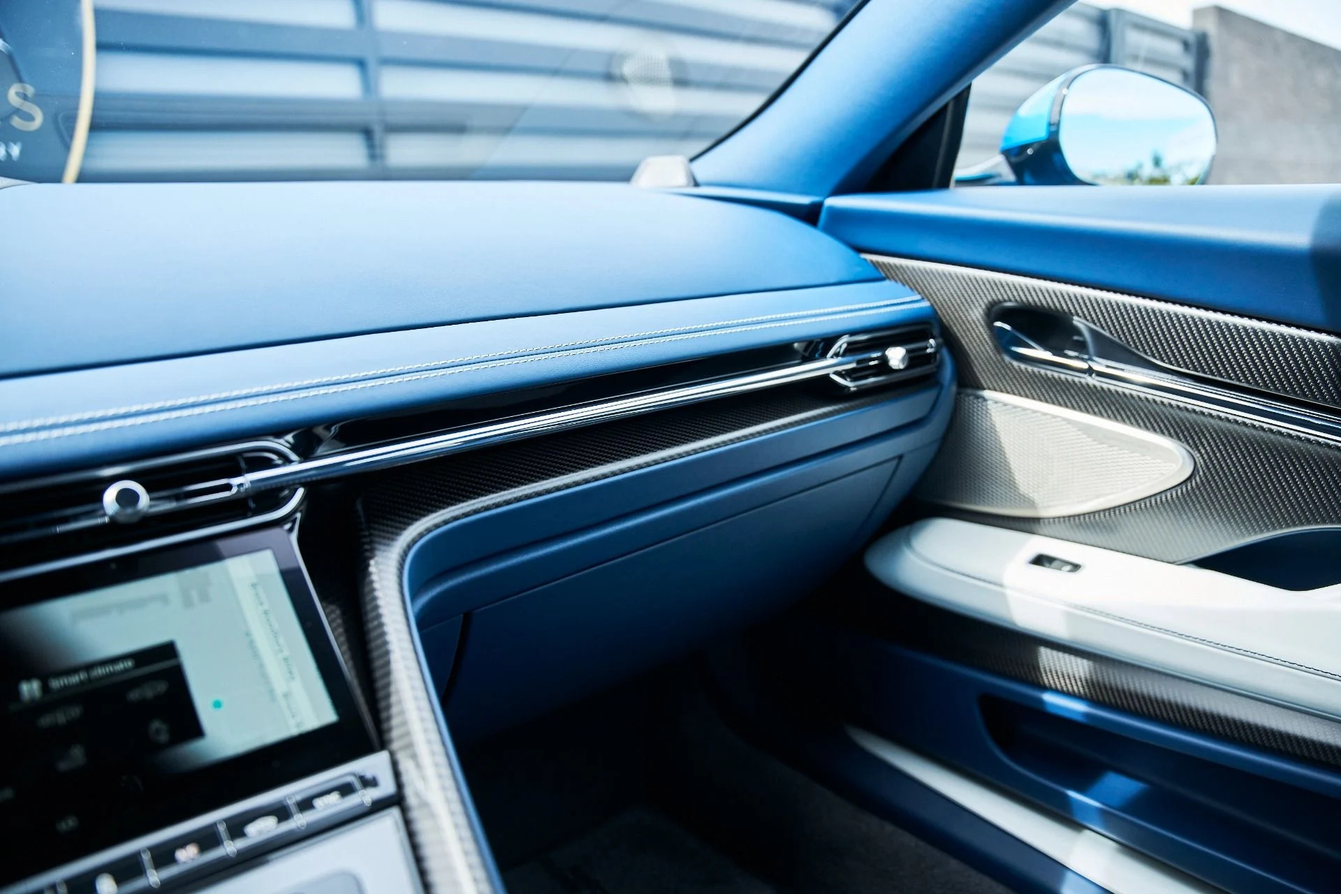 mph065_1443041107_Used_2024_Aston_Martin_DB_12_1772678022_164e8054d3