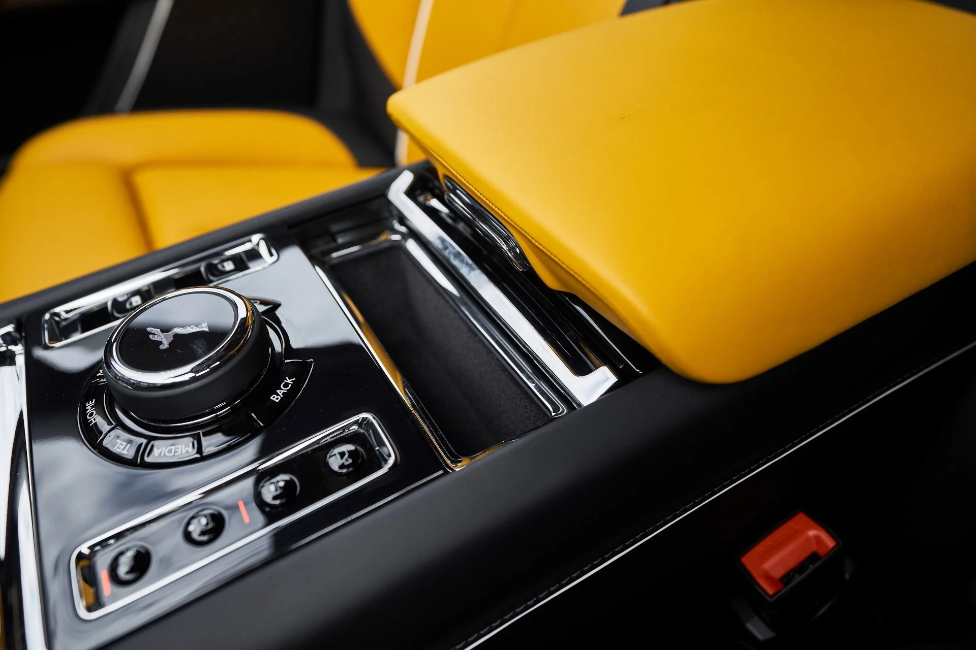 mph065_1443405489_Used_2025_Rolls_Royce_Ghost_Black_Badge_1763167854_7c951304df