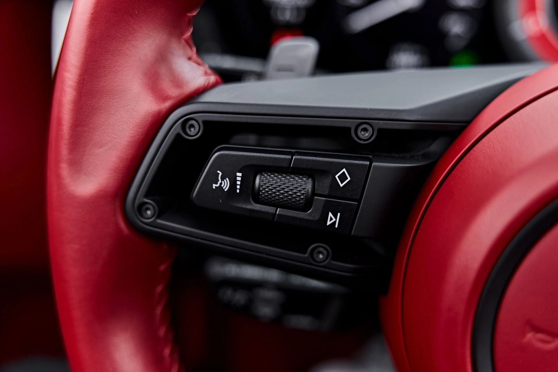 mph065_1469341551_Used_2024_Porsche_911_Turbo_S_1790988009_b6d048e89e