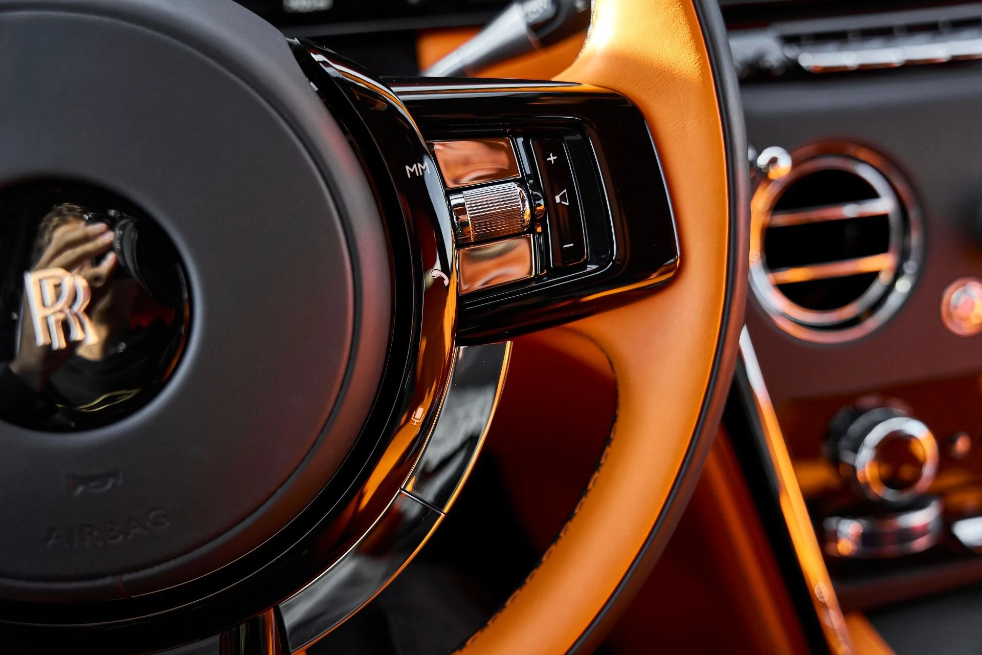 mph065_1524336155_Used_2025_Rolls_Royce_Cullinan_1766456716_590ec025d4