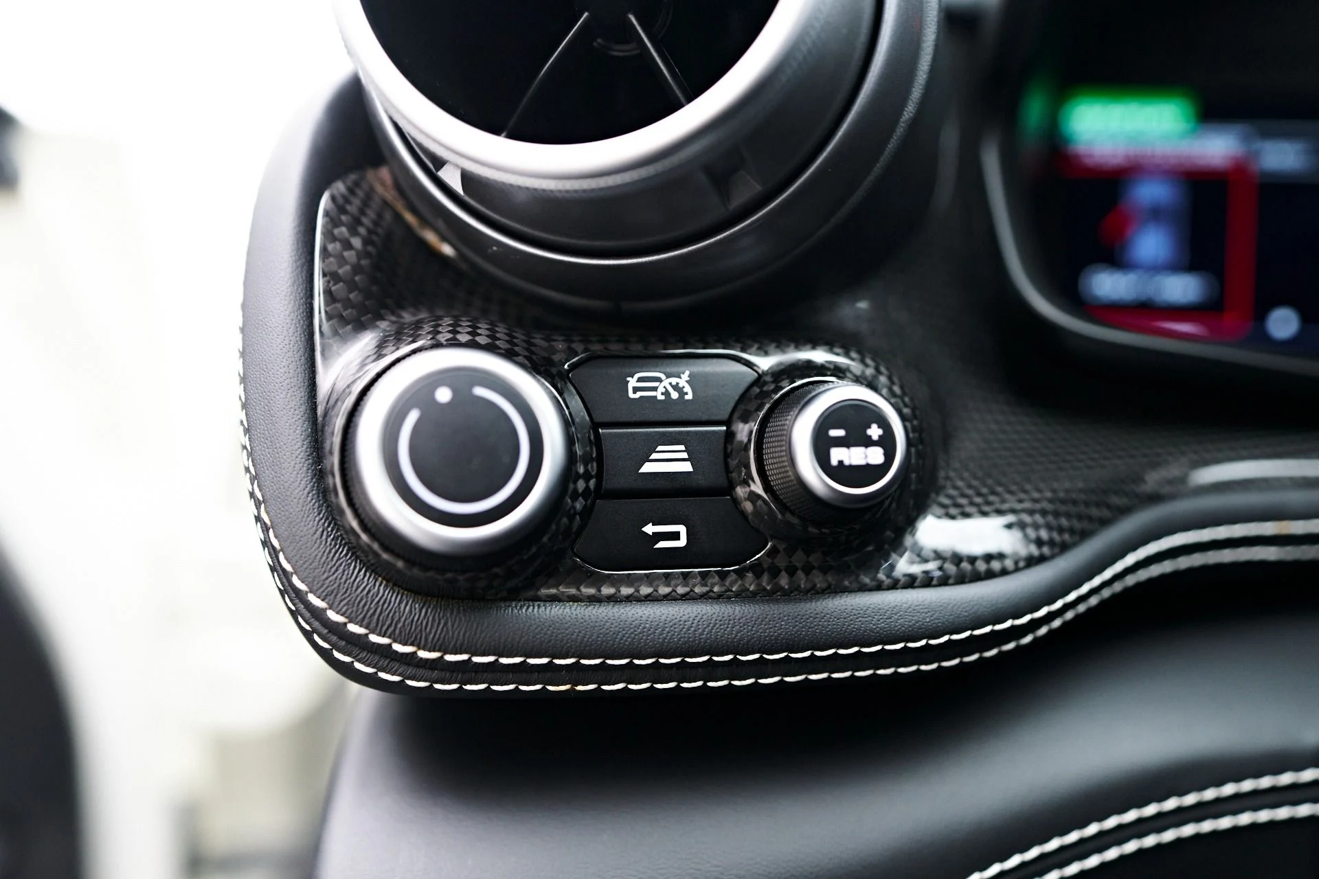 mph065_1605630287_Used_2019_Ferrari_GTC_4_Lusso_T_1758850893_a70be92d9b