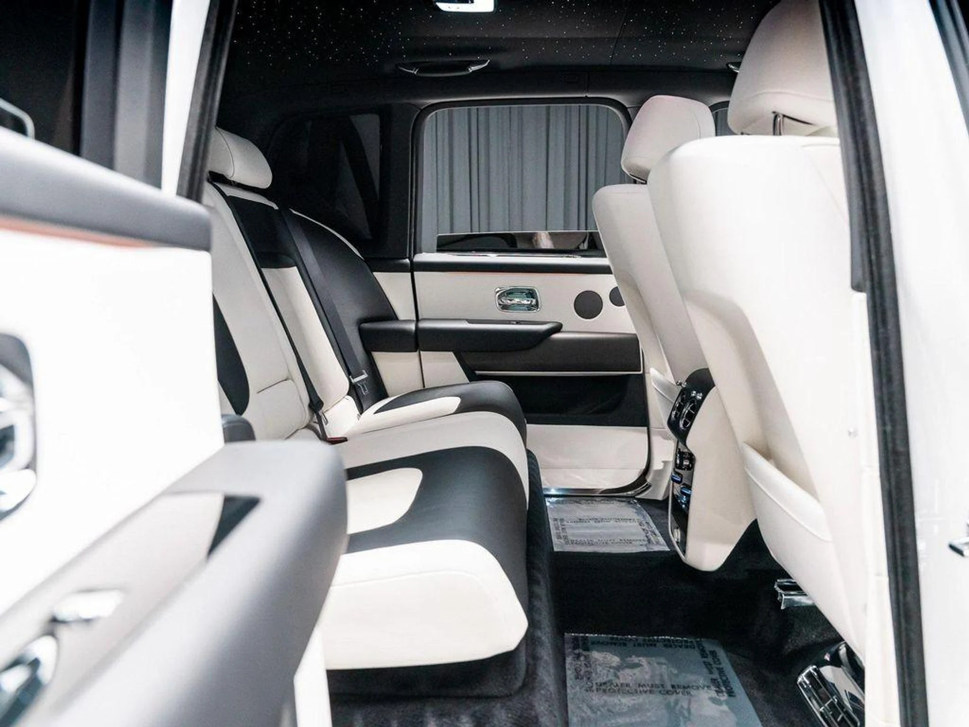 mph065_1609696102_suhjy_Cz6_Kuud_IJZ_Gg_BG_5_En_S_Dut4_aabe0e197d