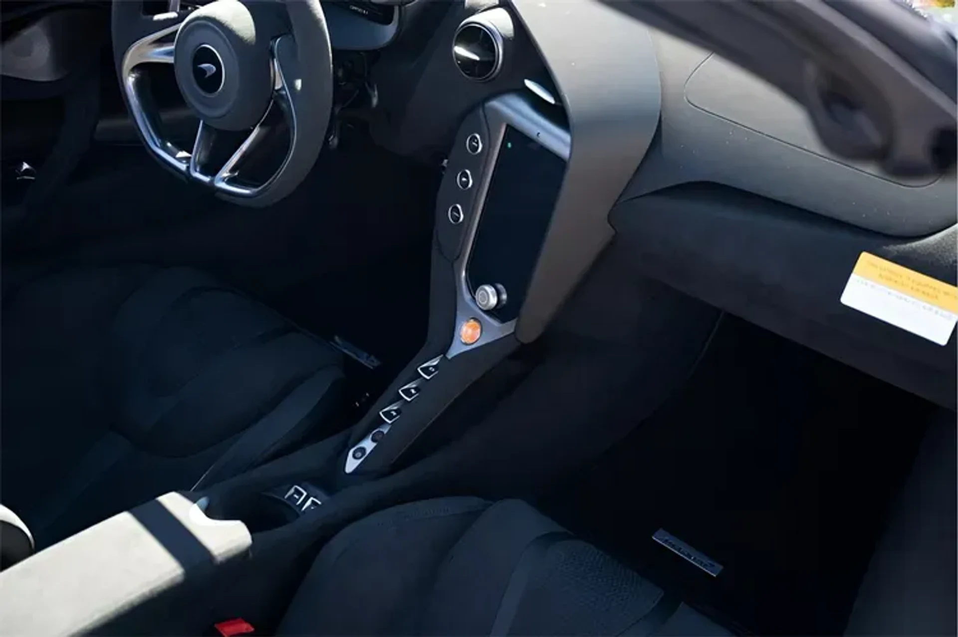 mph065_1751095037_P_Do_MGLEE_3_AG_5cbp1_med_b081e5696e