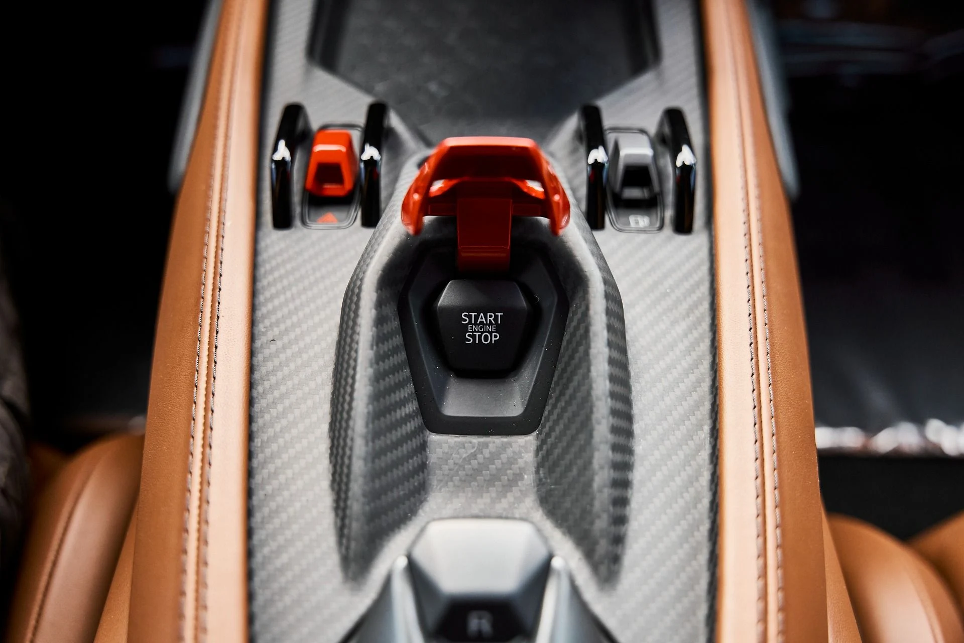 mph065_176756229_Used_2025_Lamborghini_Revuelto_Base_1777078190_58f2c153ac