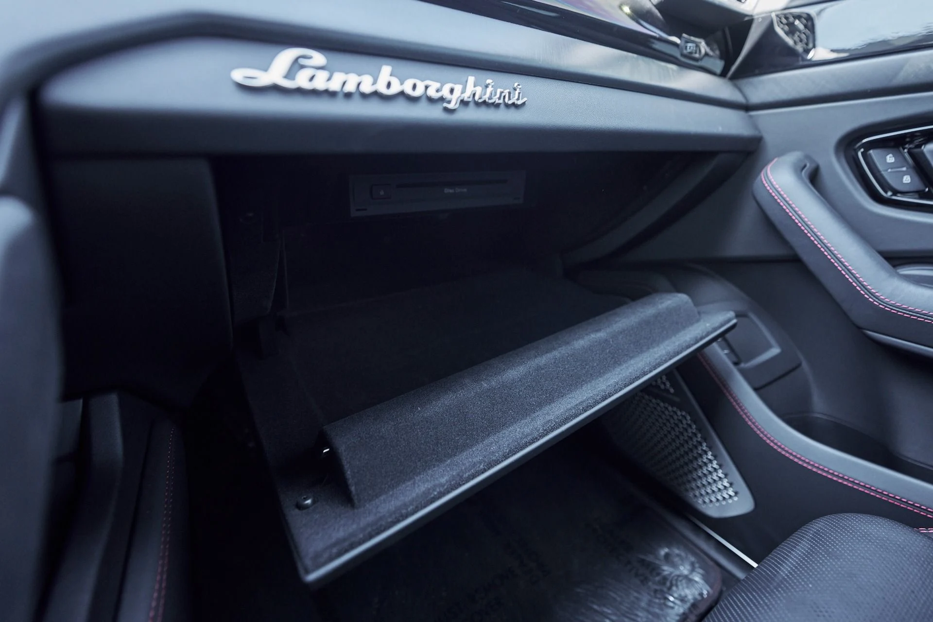 mph065_1808057283_Used_2021_Lamborghini_Urus_Base_1759523232_47c9a5453f