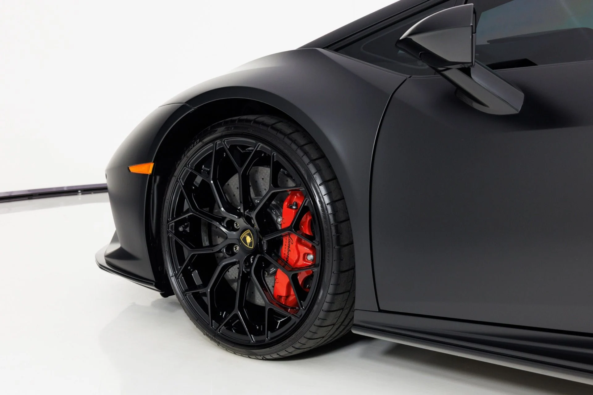 mph065_1817442019_Used_2023_Lamborghini_Huracan_EVO_1790005640_d9411404dc
