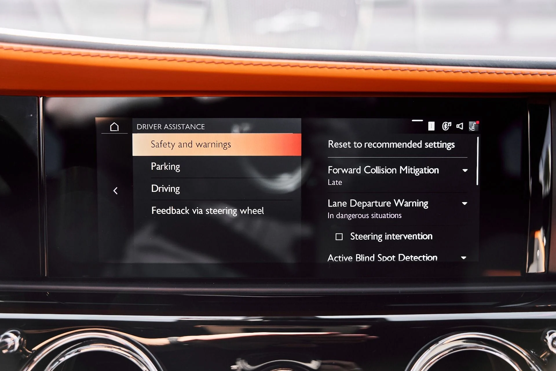 mph065_1865767089_Used_2025_Rolls_Royce_Spectre_Base_1775246589_89af3199eb