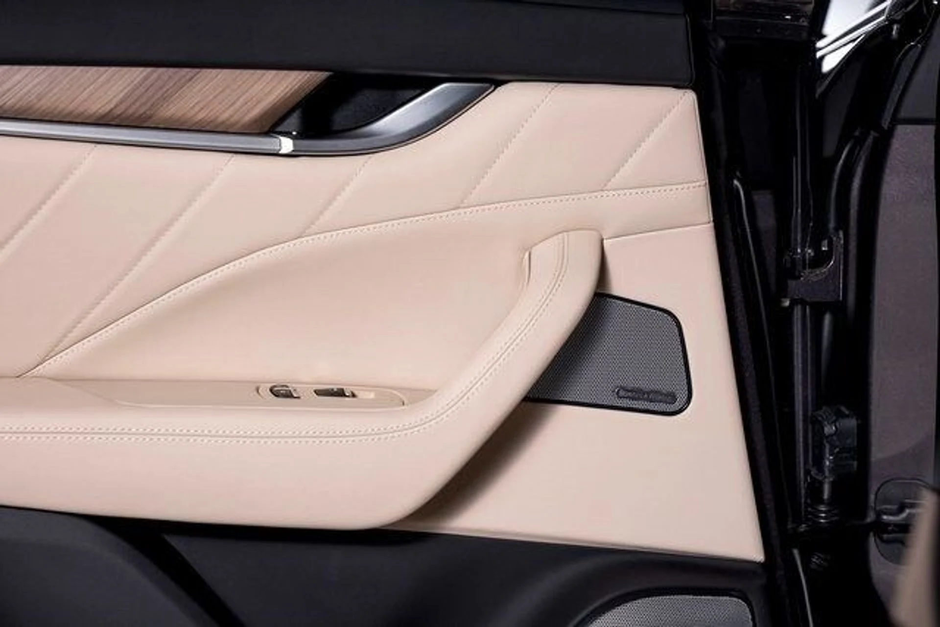 mph065_1870970410_4e3ba4f4c37690abe4af801a73530dd4x_8c8611f554