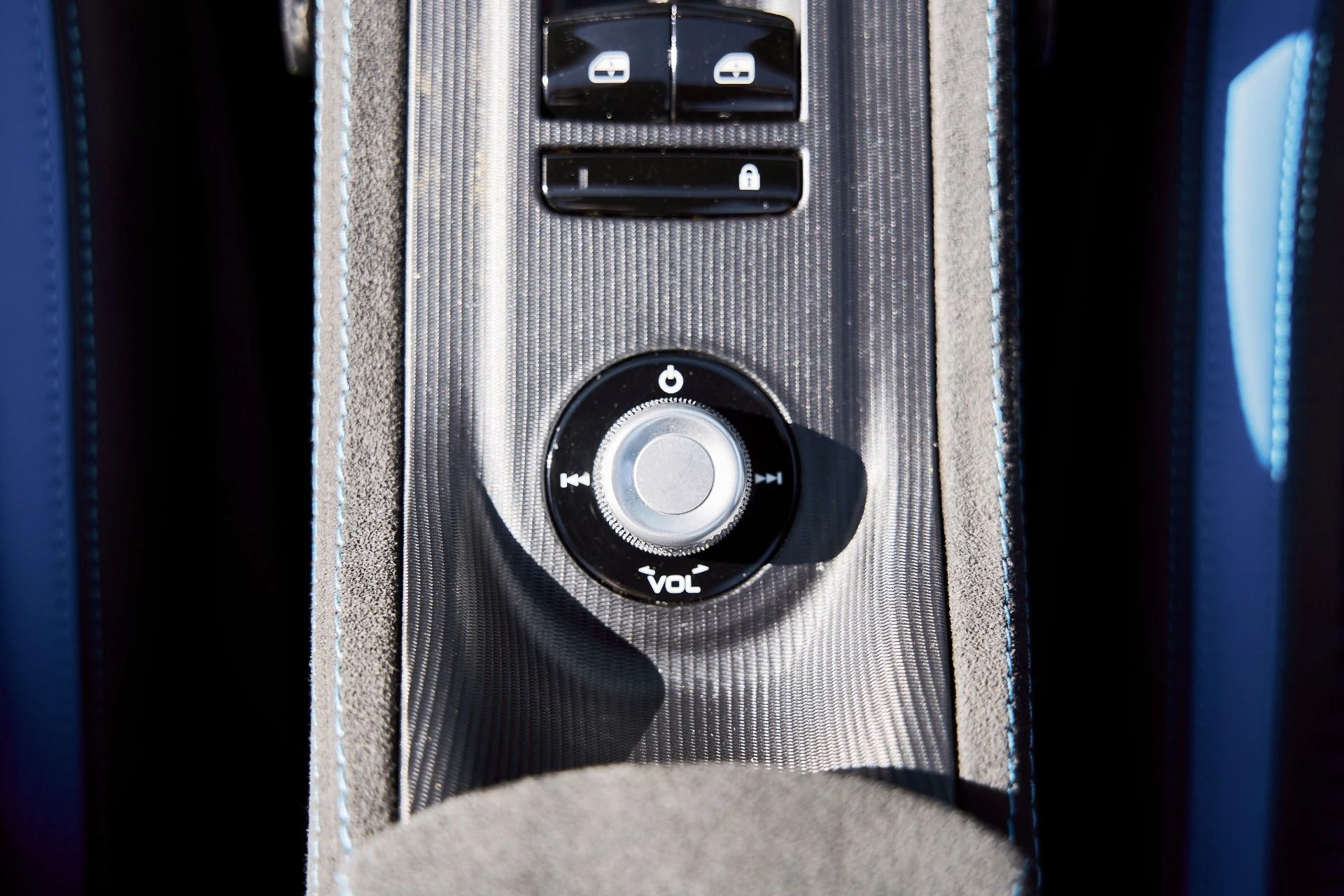 mph065_1880864008_Used_2023_Maserati_MC_20_1769481299_e6a29c52ff