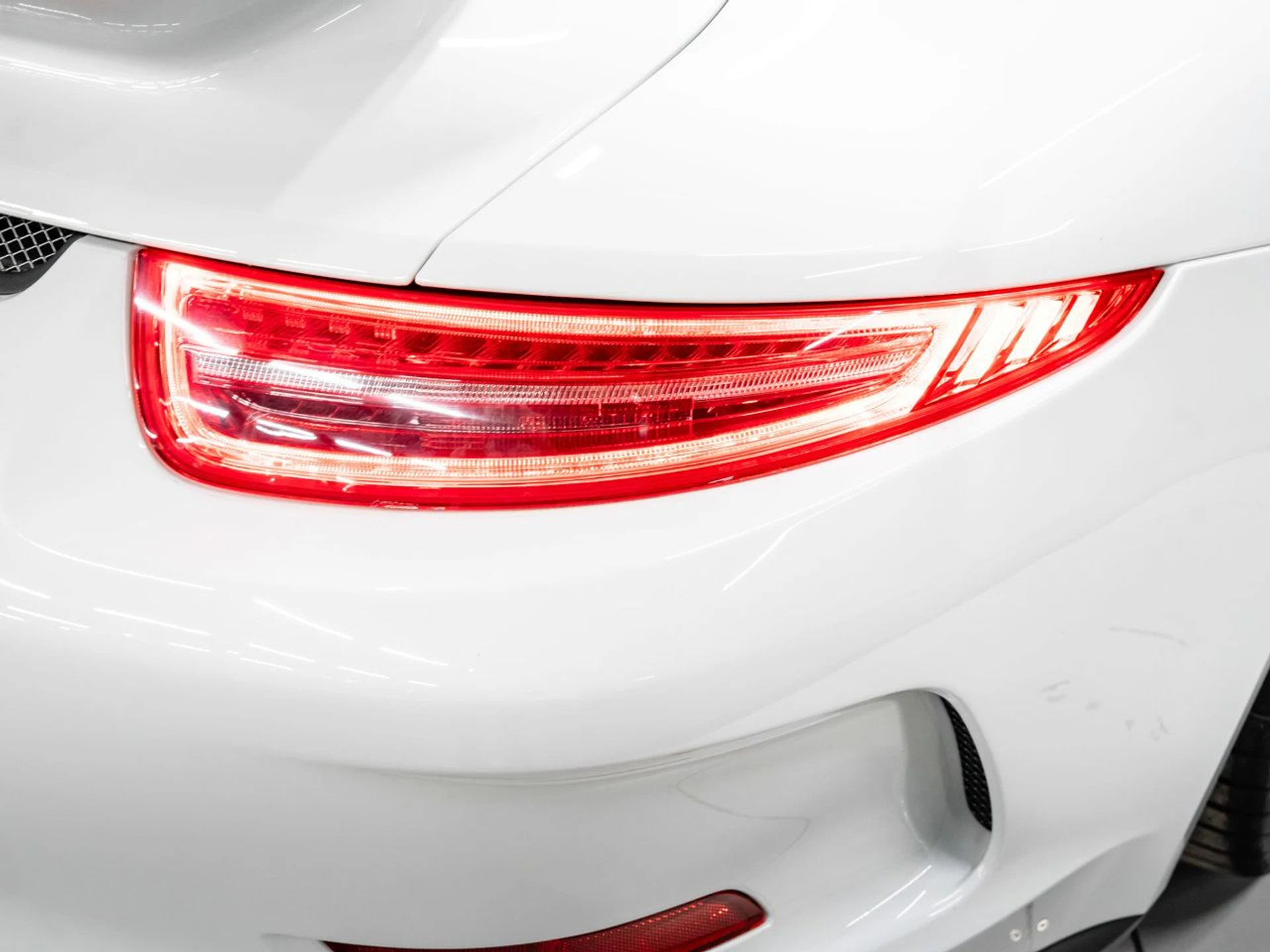 mph065_1911195380_porsche_911_2015_0bf8737c67