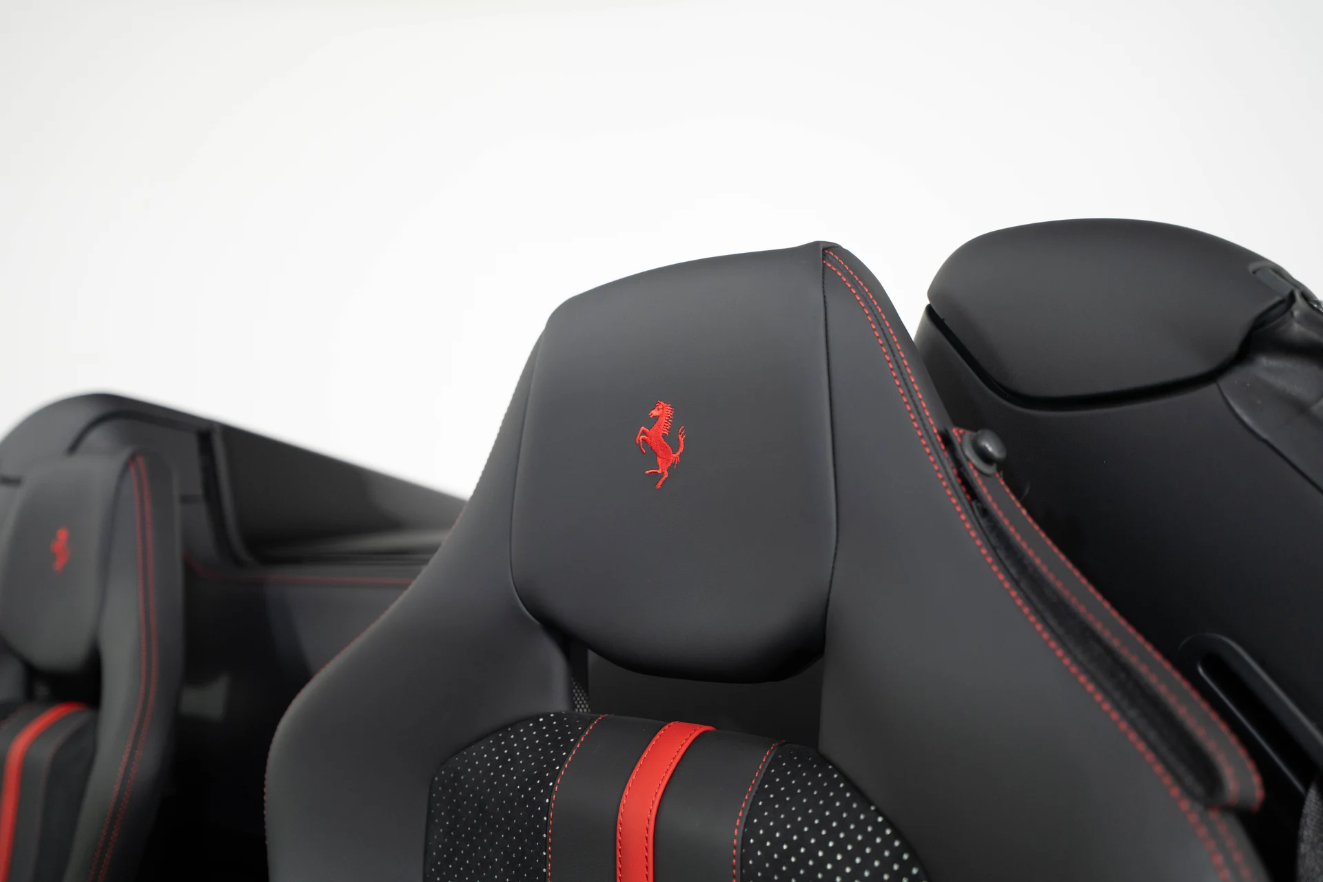 mph065_1963289229_afc4b40648740571f6b2a176a9a43eae_5b12236893