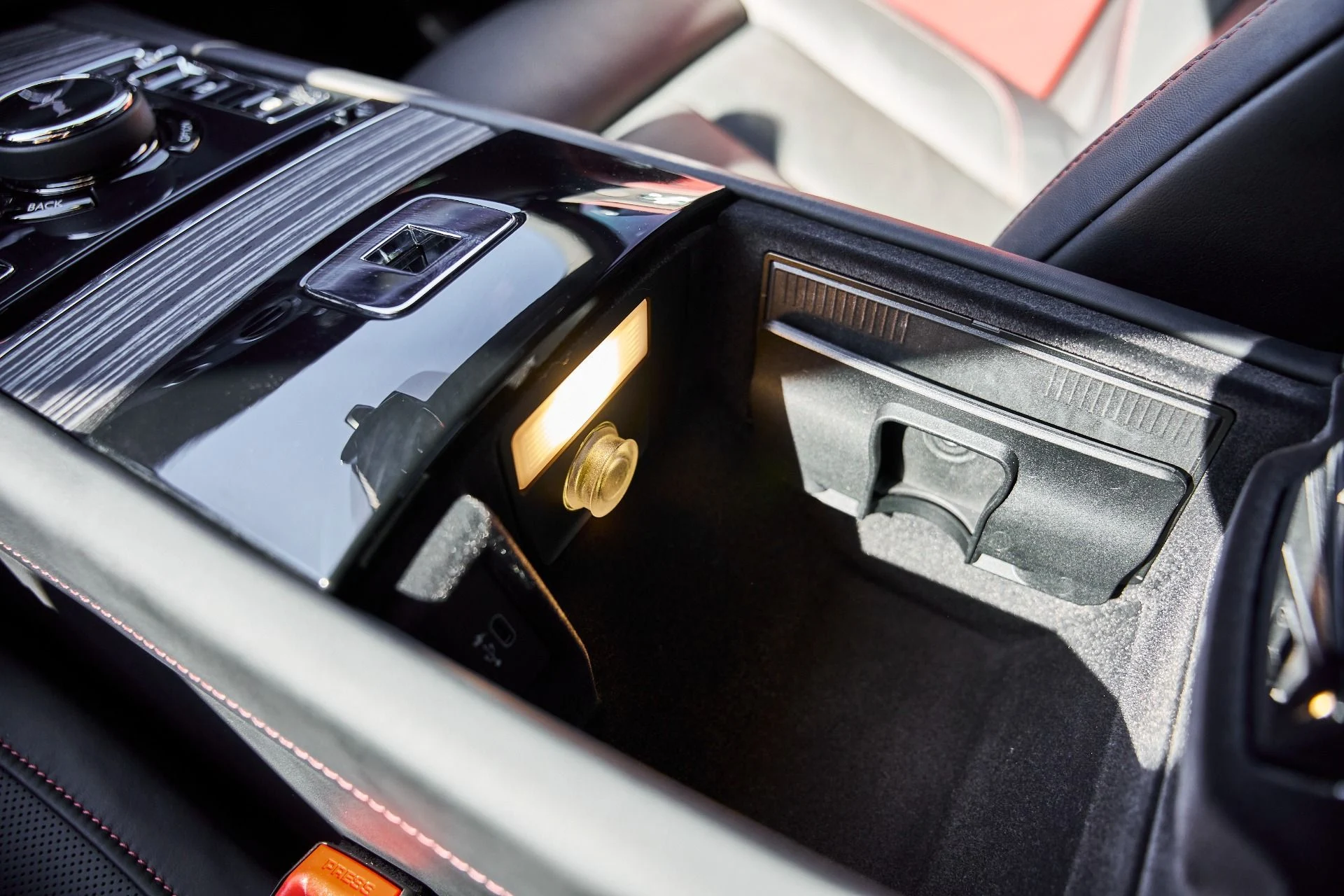 mph065_1984639188_Used_2023_Rolls_Royce_Ghost_1770699608_277a0e4d29