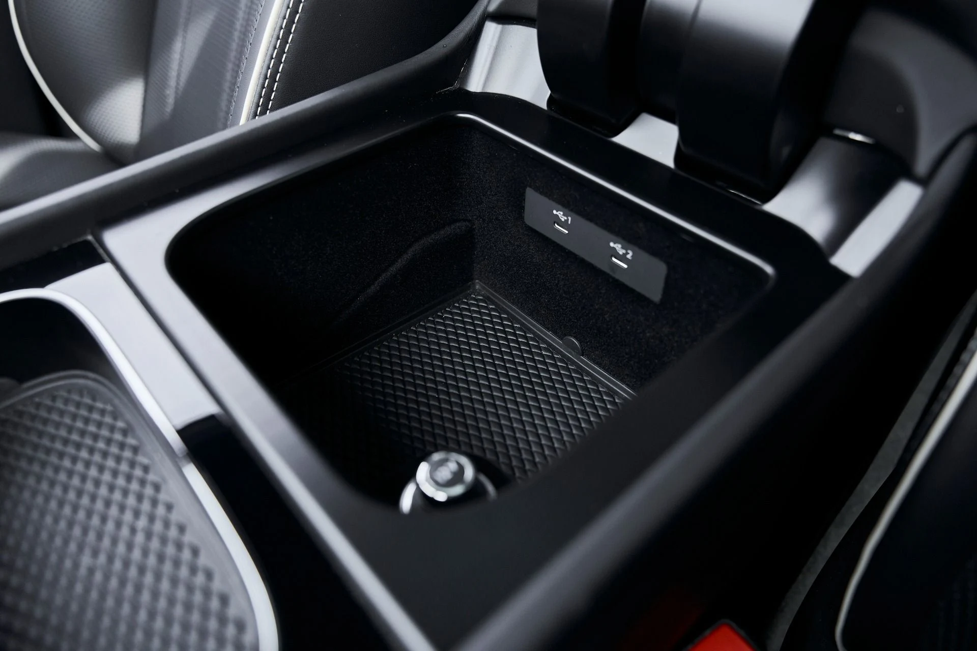 mph065_2036025149_Used_2023_Bentley_Bentayga_EWB_Azure_1769048707_a60207ca2f