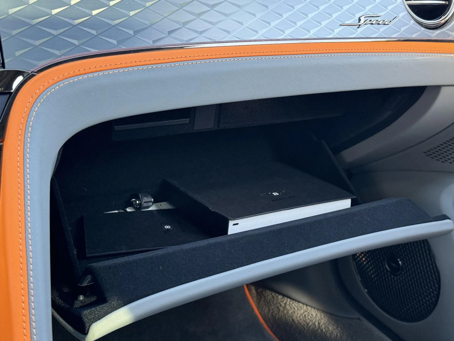 mph065_2044708905_d52ebb1421b2201e630239a6c5692c6e_b381f756b0