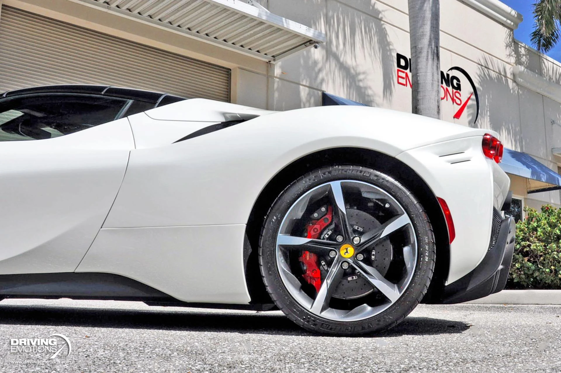 mph065_2060971592_859_p66_l_cd56ead904