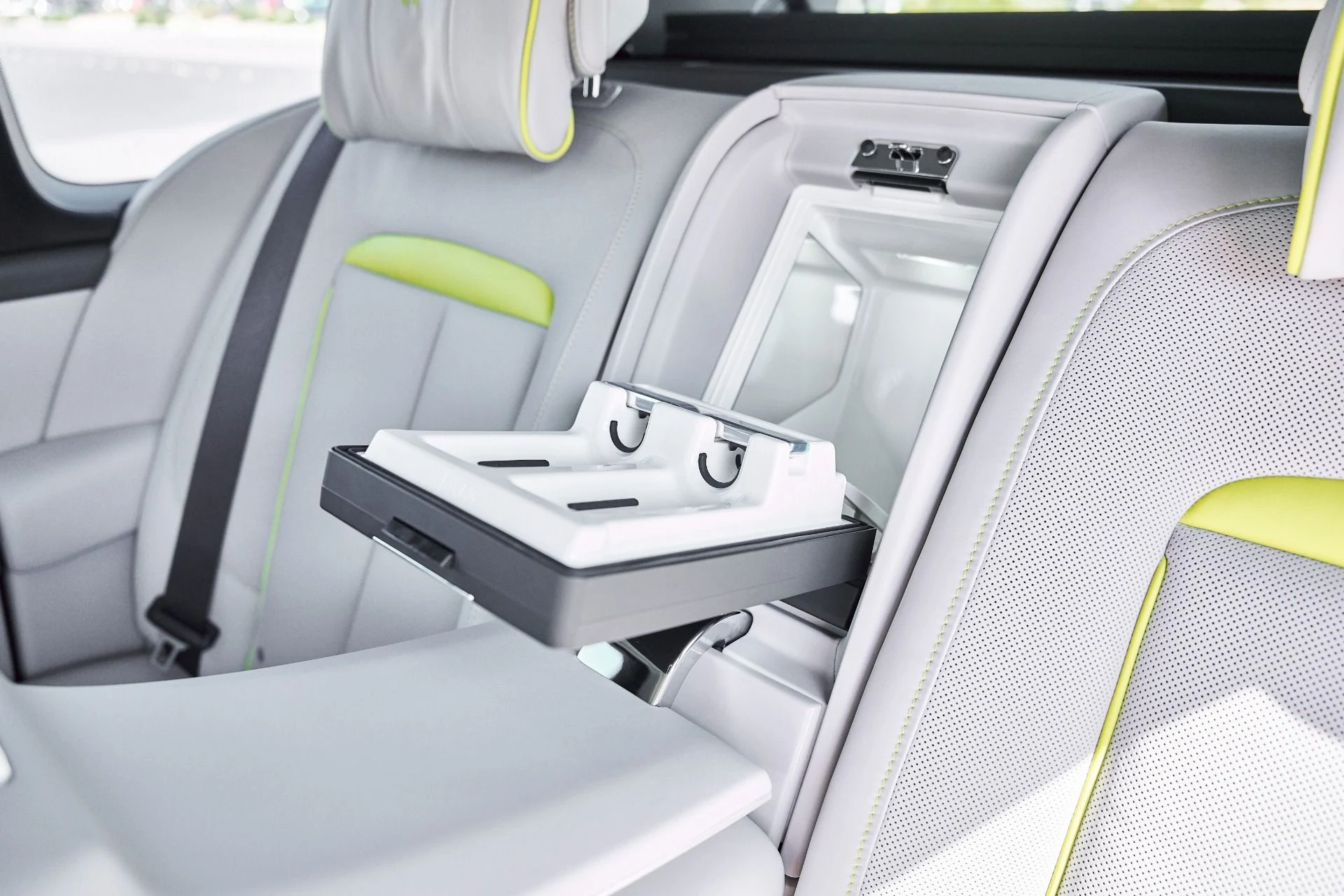 mph065_2088160328_Used_2024_Rolls_Royce_Cullinan_Base_1773162669_128876a462