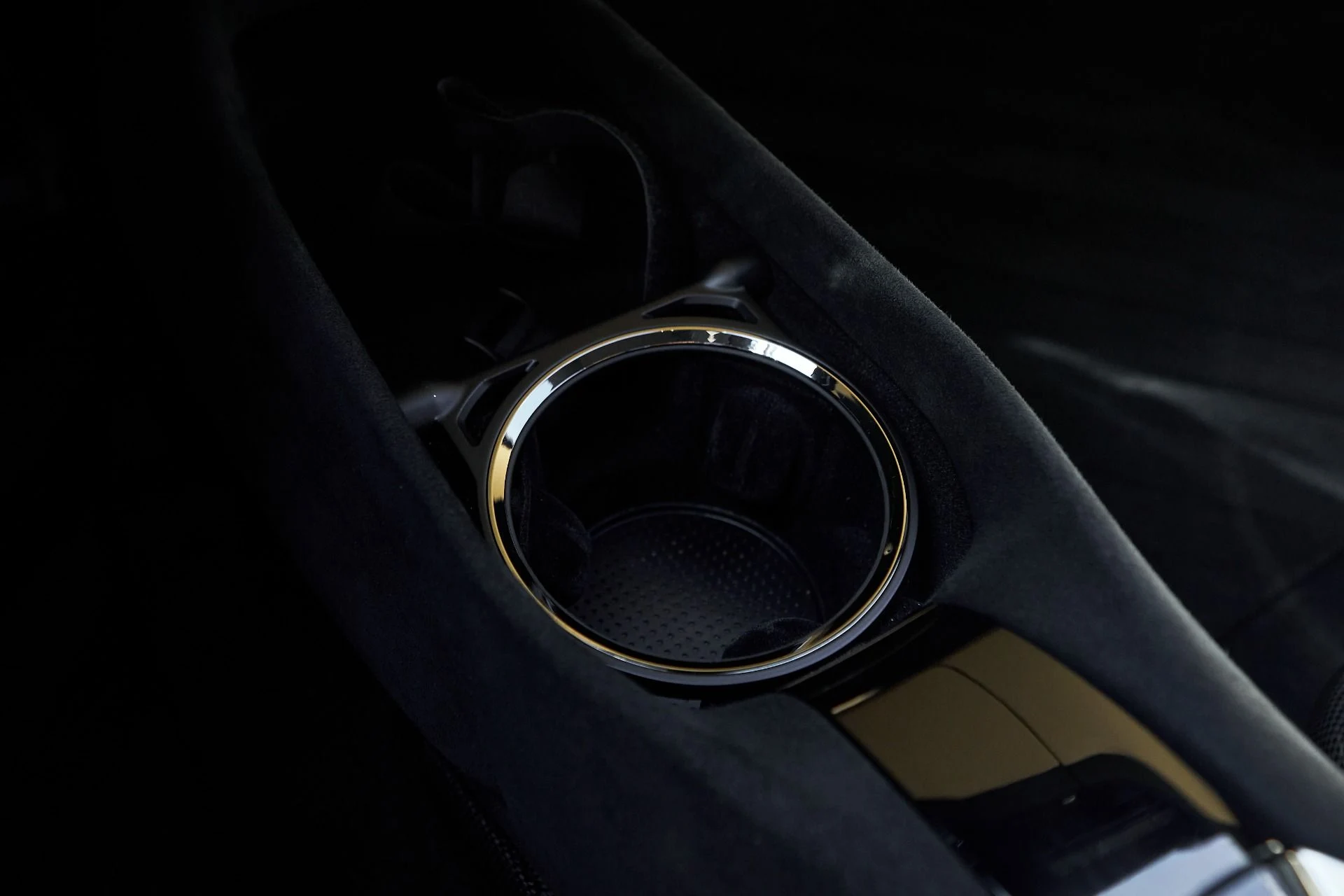 mph065_2134108184_Used_2022_Ferrari_SF_90_Stradale_Base_1760227026_71743bd683