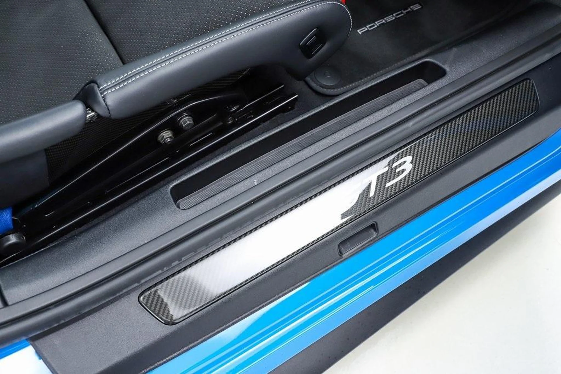 mph065_2136691469_cq_YO_60_Dp3227h_MIF_Qby_S_Oa_Fp_B_c_993c4b89ec