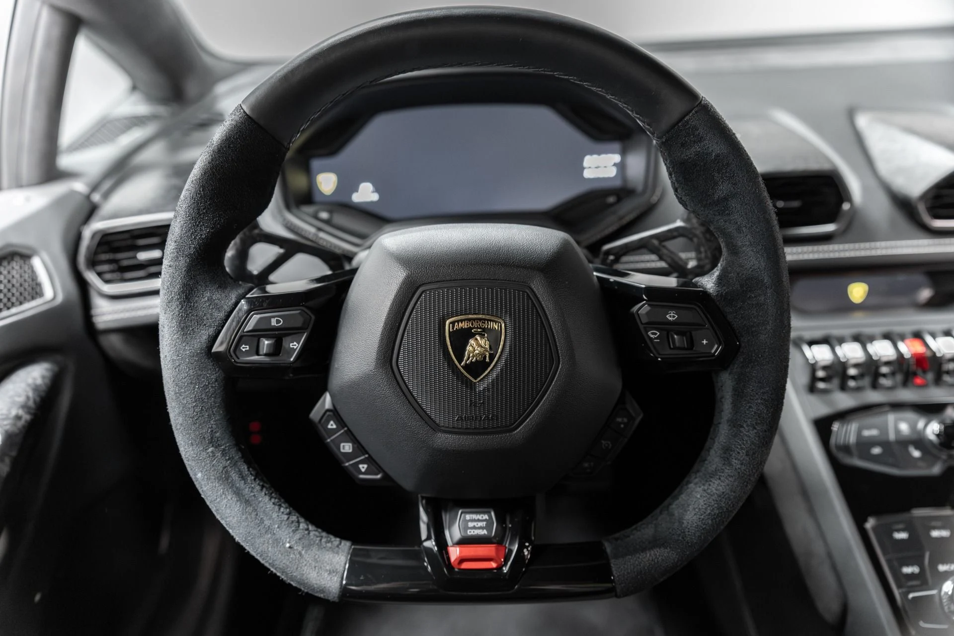 mph065_2139345285_Used_2017_Lamborghini_Huracan_1765410503_b9a96d0be3