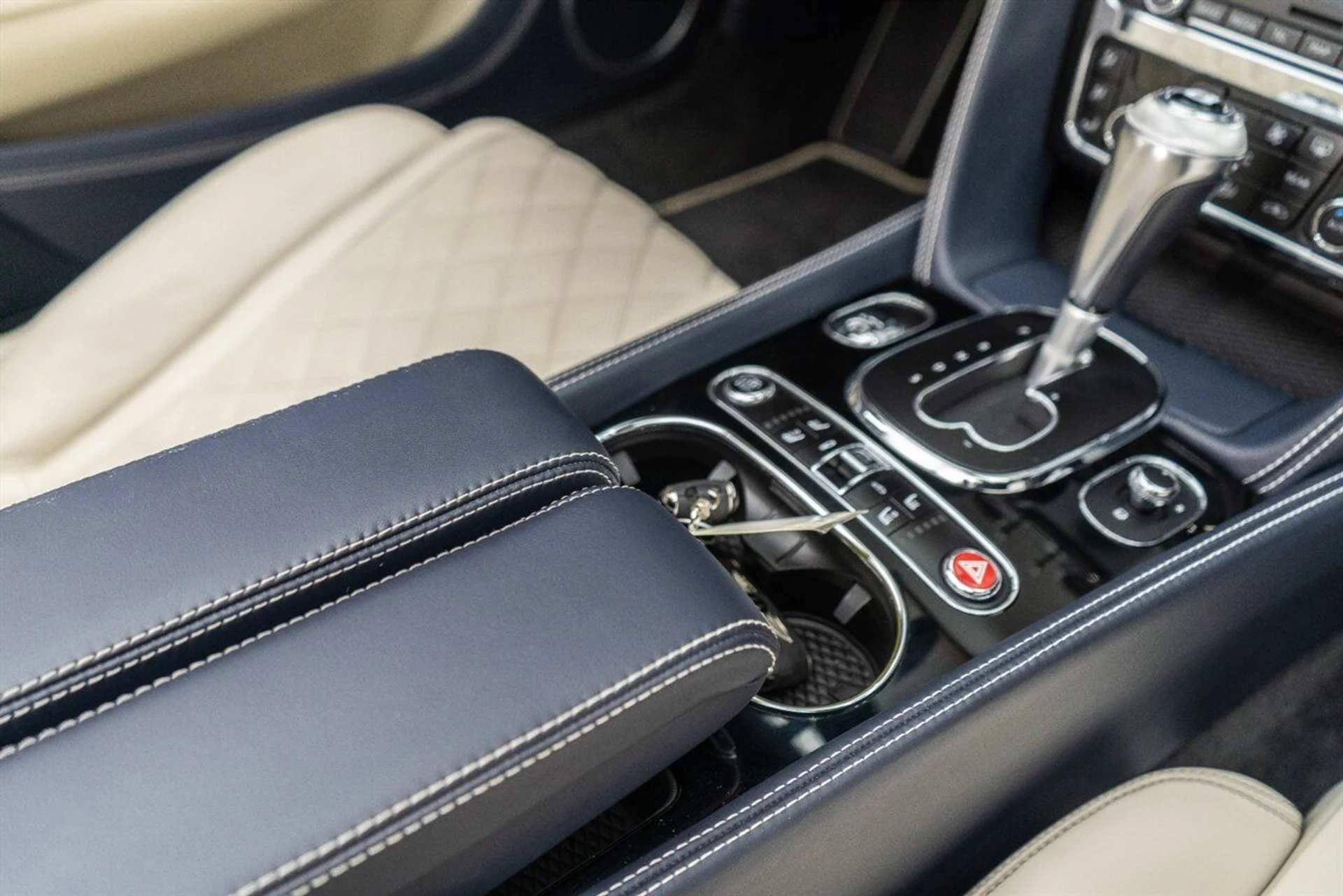 mph065_2142739287_deff597a3d_1280_ae83685a0f