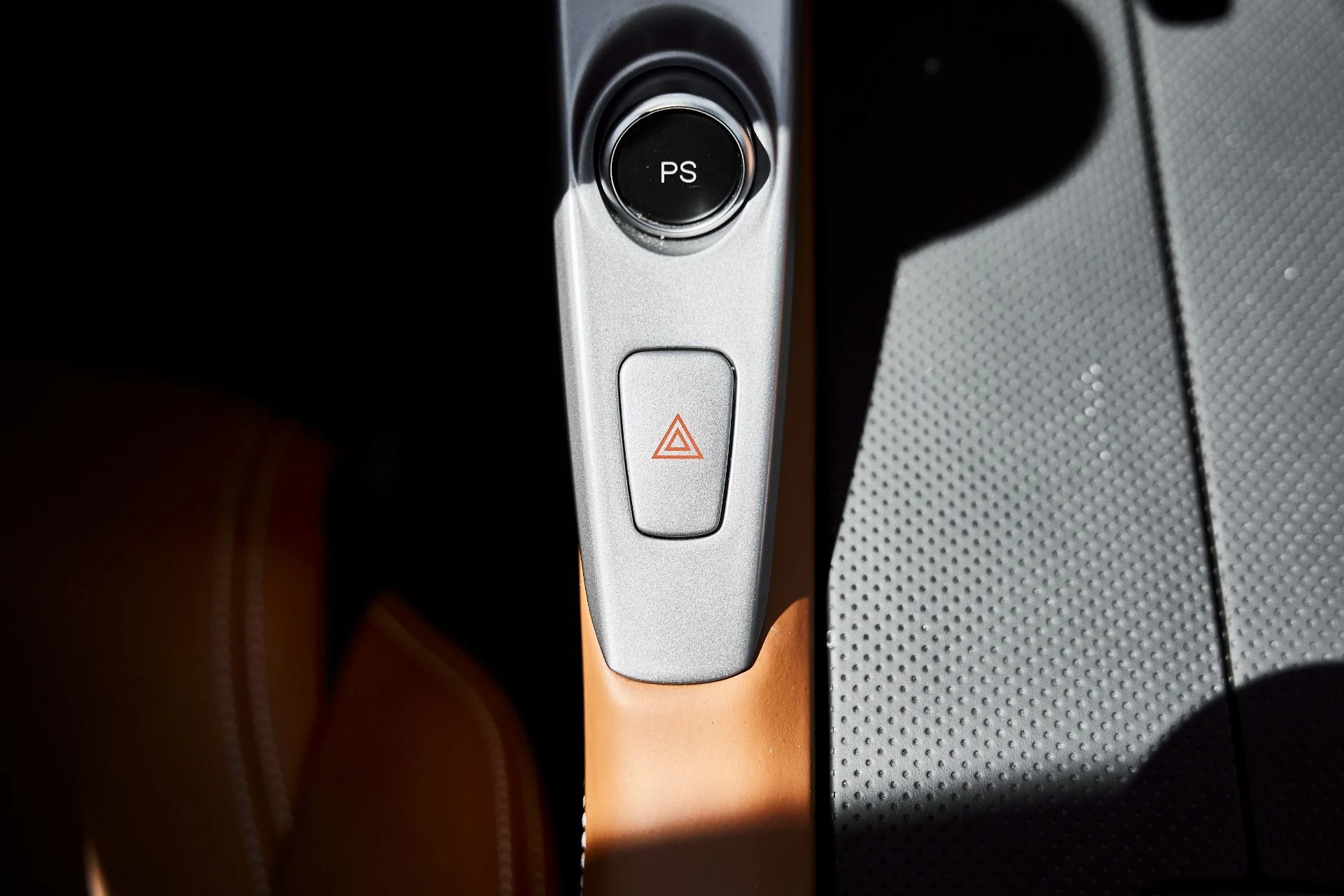 mph065_2162203154_Used_2018_Ferrari_GTC_4_Lusso_V12_1775612110_0d91657fac