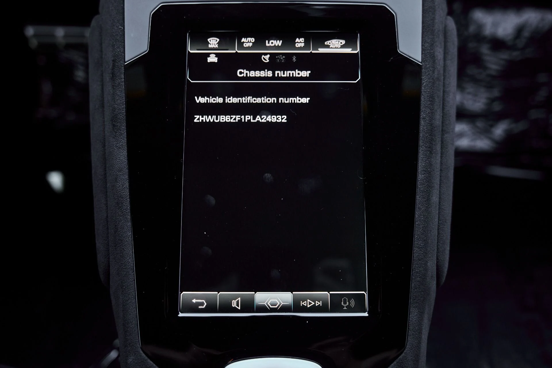 mph065_2227063282_Used_2023_Lamborghini_Huracan_Tecnica_Base_1777011717_e5bd60529e