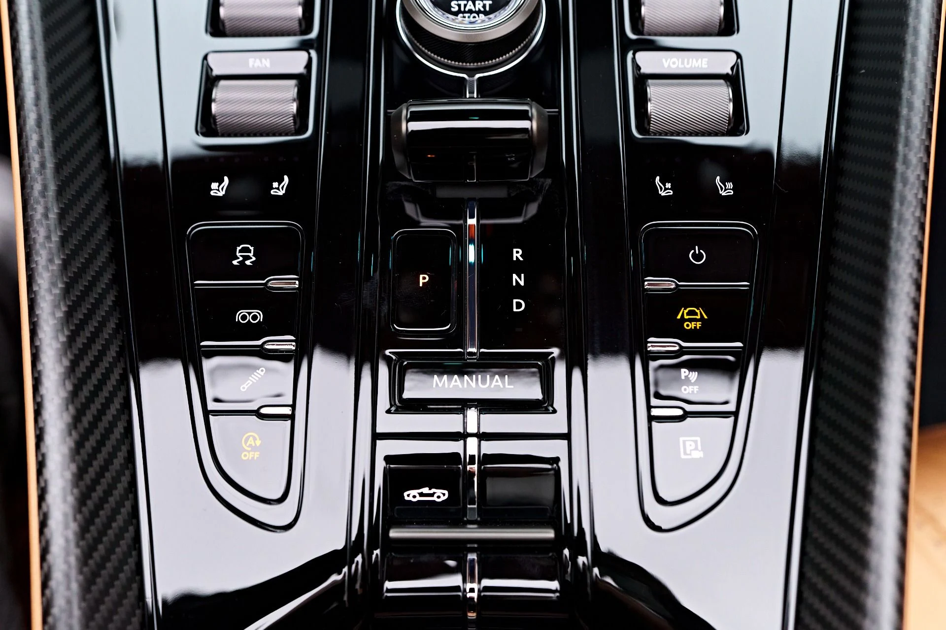 mph065_22692640_Used_2024_Aston_Martin_DB_12_Volante_1731606794_5a615f1d99