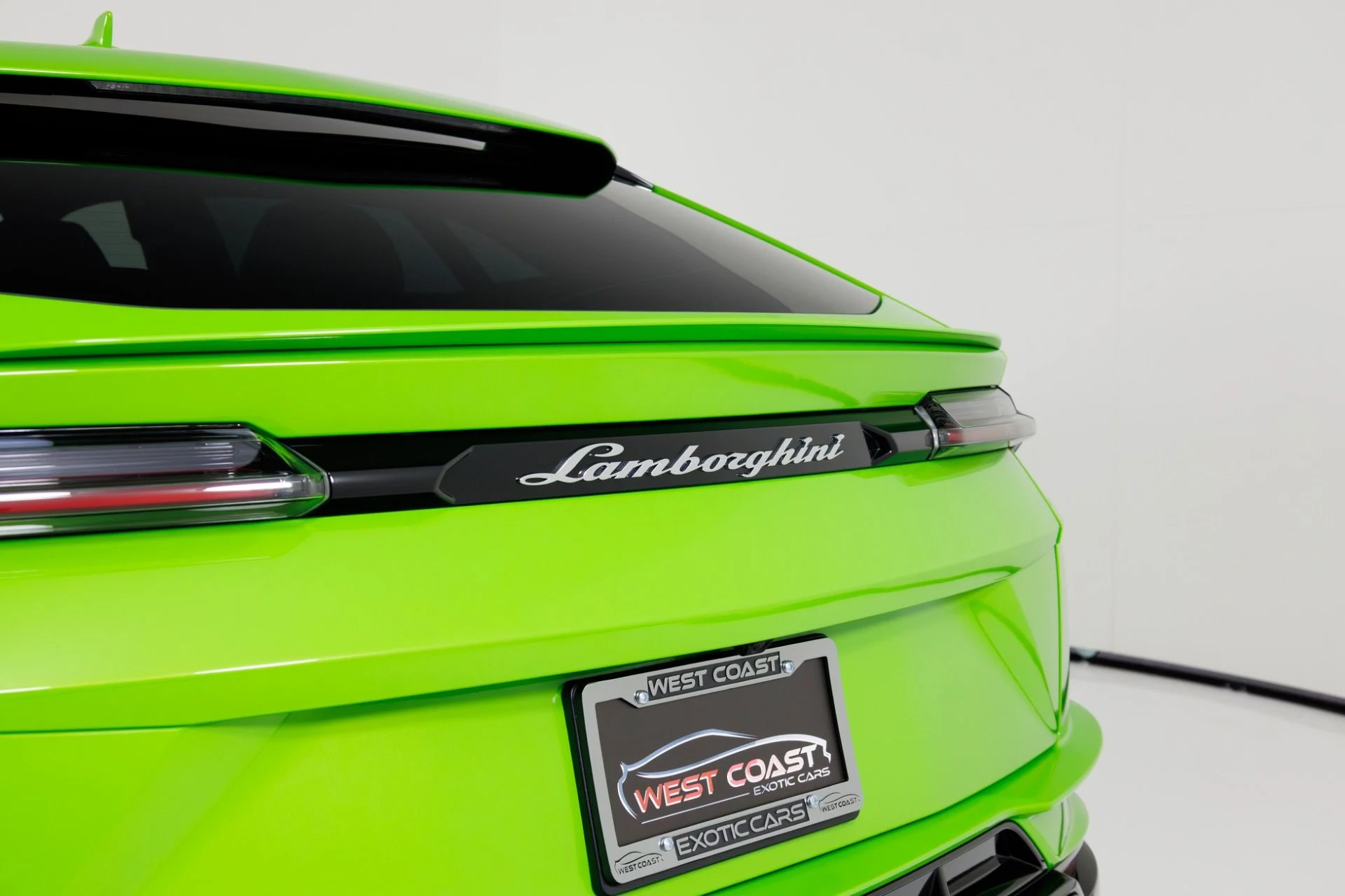 mph065_2272219239_Used_2023_Lamborghini_Urus_S_1769555052_61841a6016