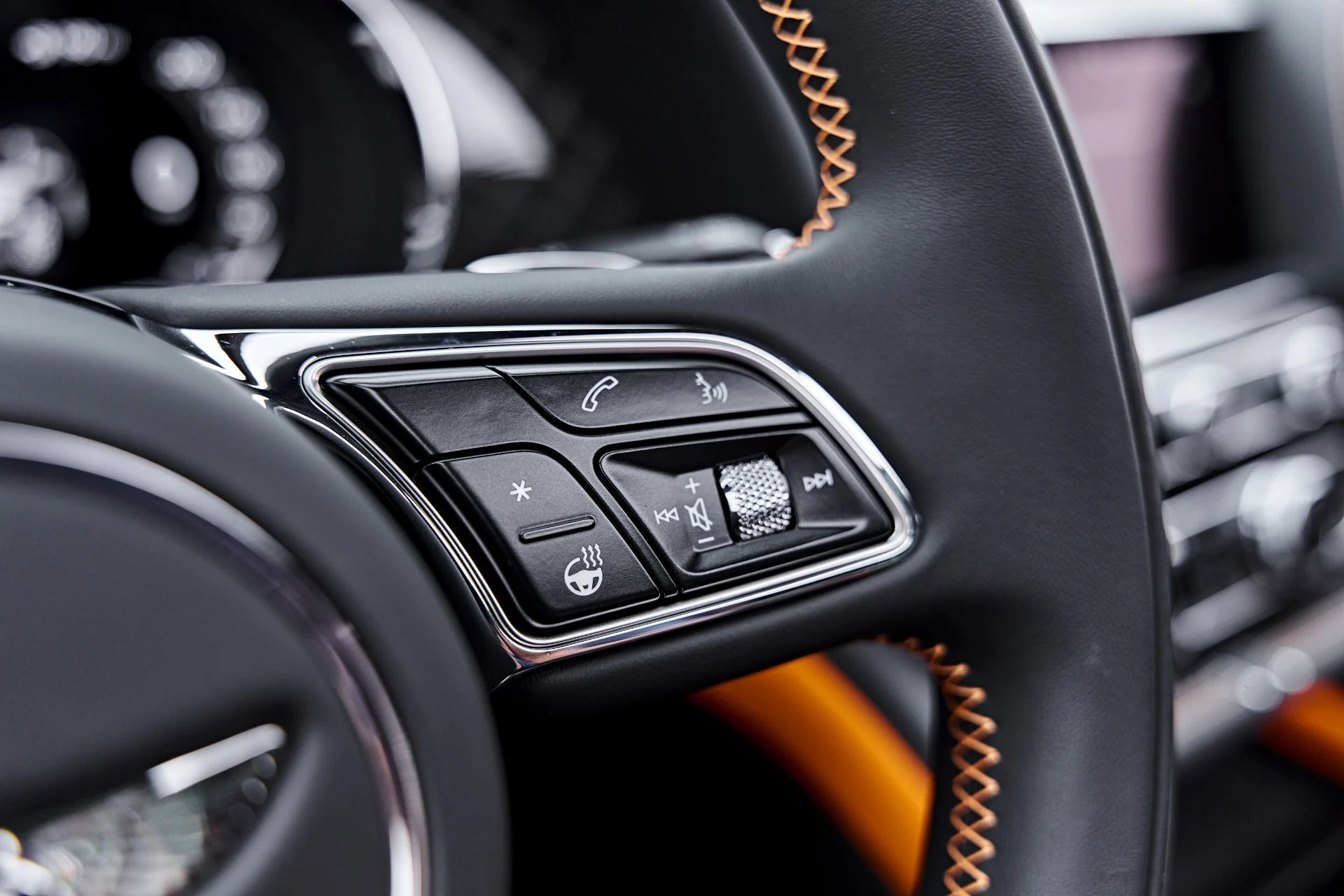 mph065_2297130194_Used_2025_Bentley_Bentayga_S_Black_Edition_1790644367_bde41f6d04