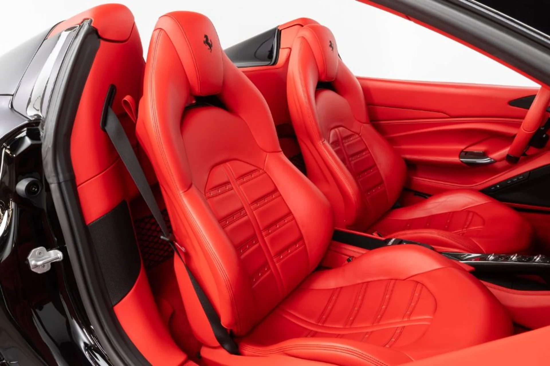 mph065_2362260767_Used_2021_Ferrari_F8_Spider_50c63f6c5d