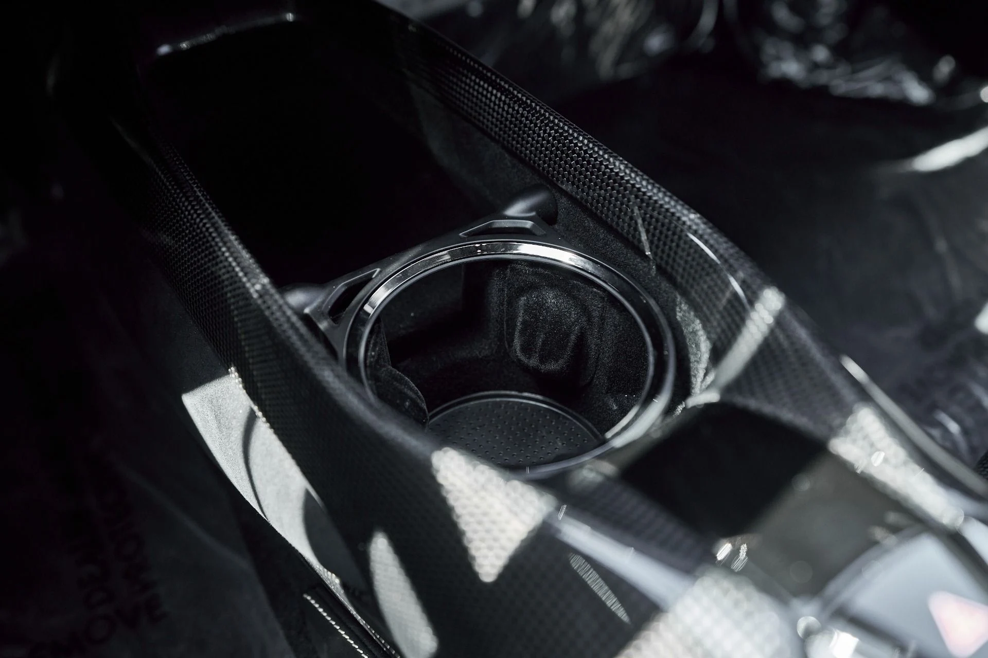 mph065_2484568225_Used_2022_Ferrari_SF_90_Stradale_Base_1762462461_afa35b95c4