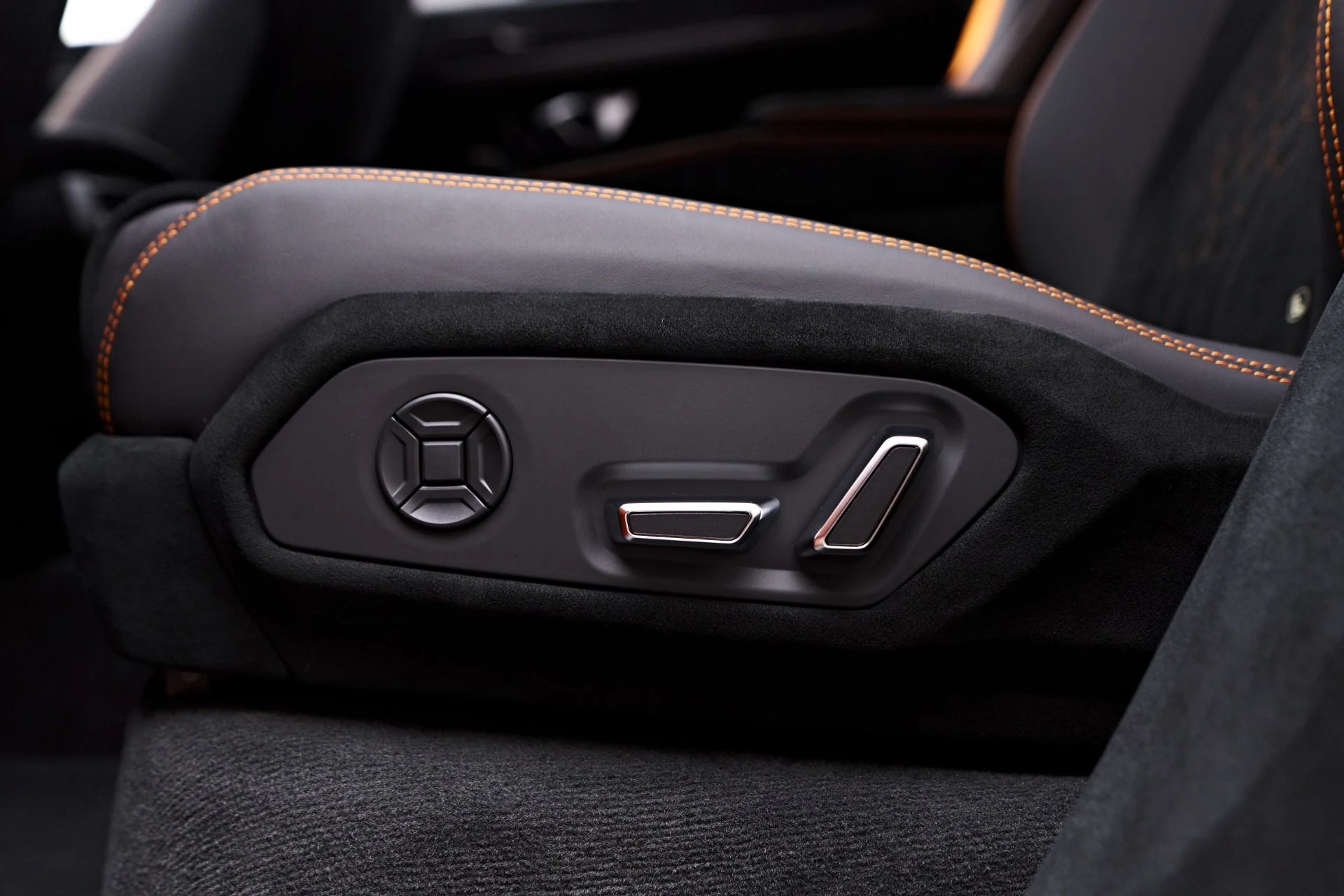 mph065_251419559_Used_2023_Lamborghini_Urus_Performante_1758074145_584bfffa52