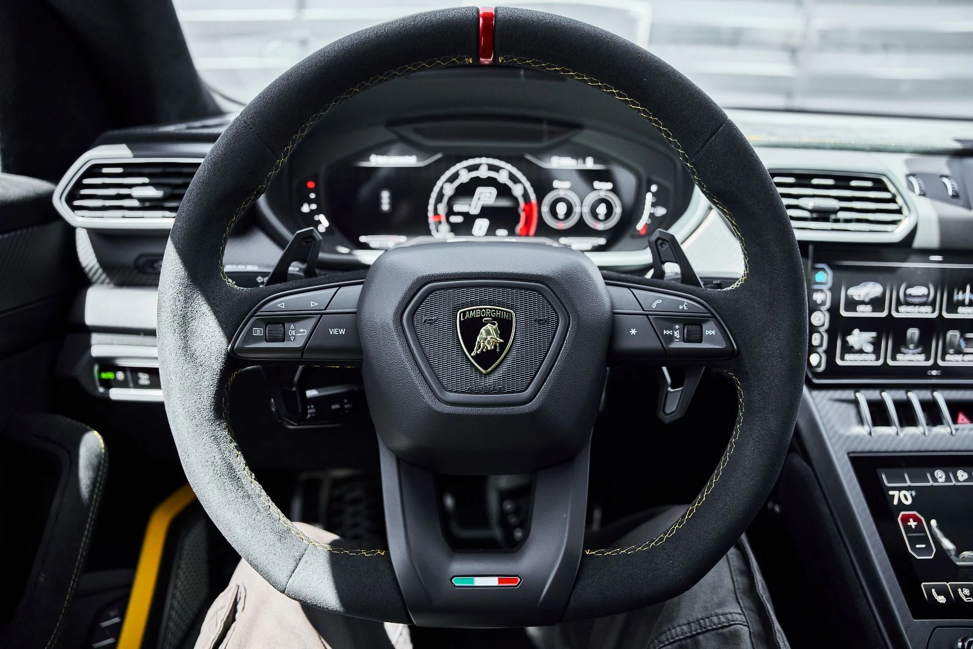 mph065_2561296144_Used_2024_Lamborghini_Urus_Performante_1778117066_27c56ea1c2