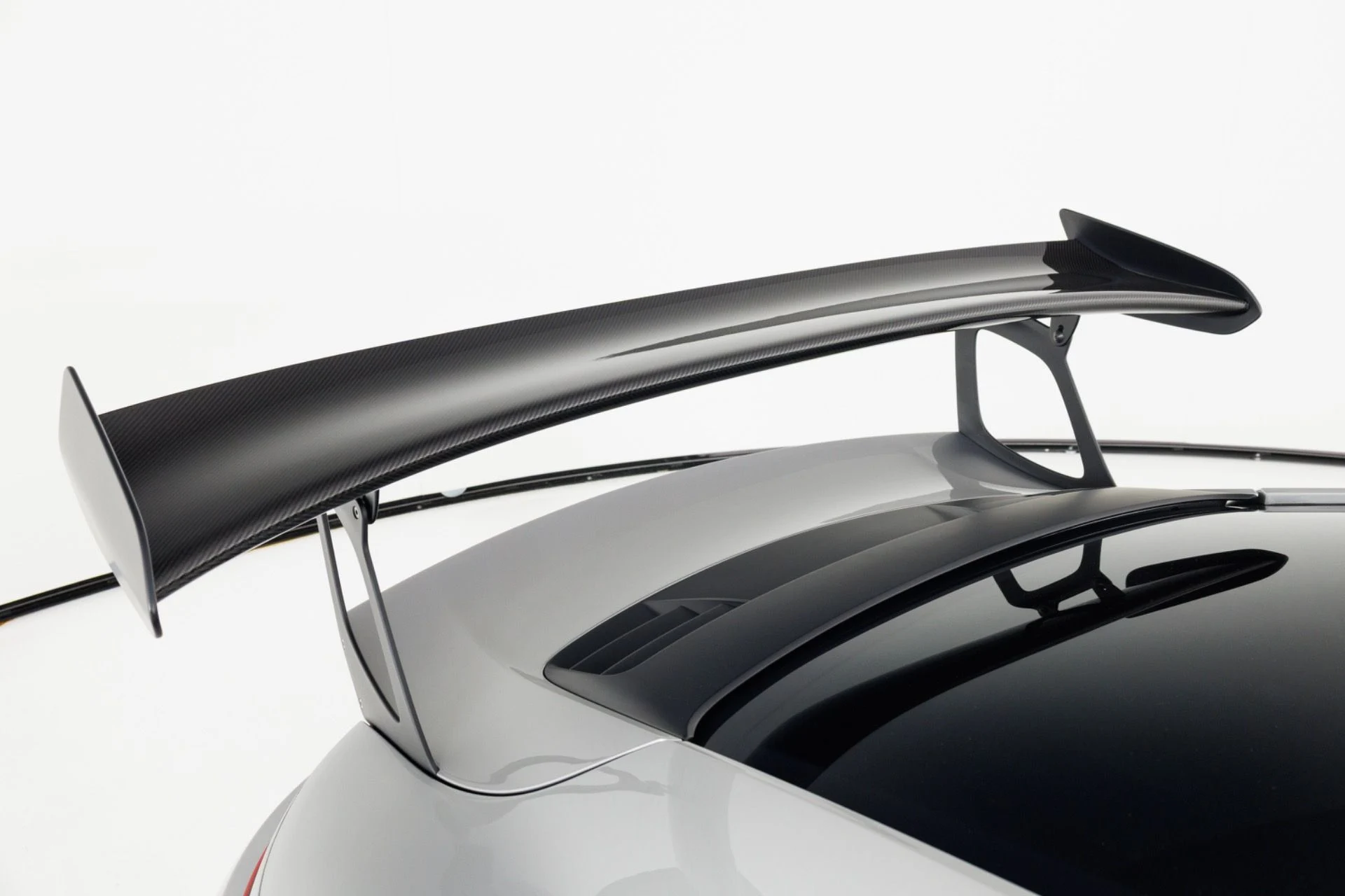 mph065_2635132931_Used_2019_Porsche_911_GT_3_RS_1778792364_3bf144bf10