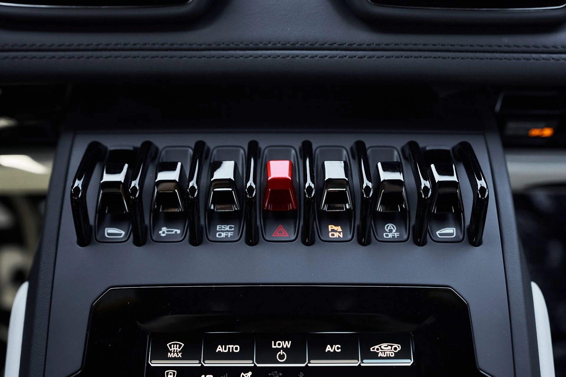 mph065_2647172422_Used_2022_Lamborghini_Huracan_EVO_Base_1761947455_f79e9de74f