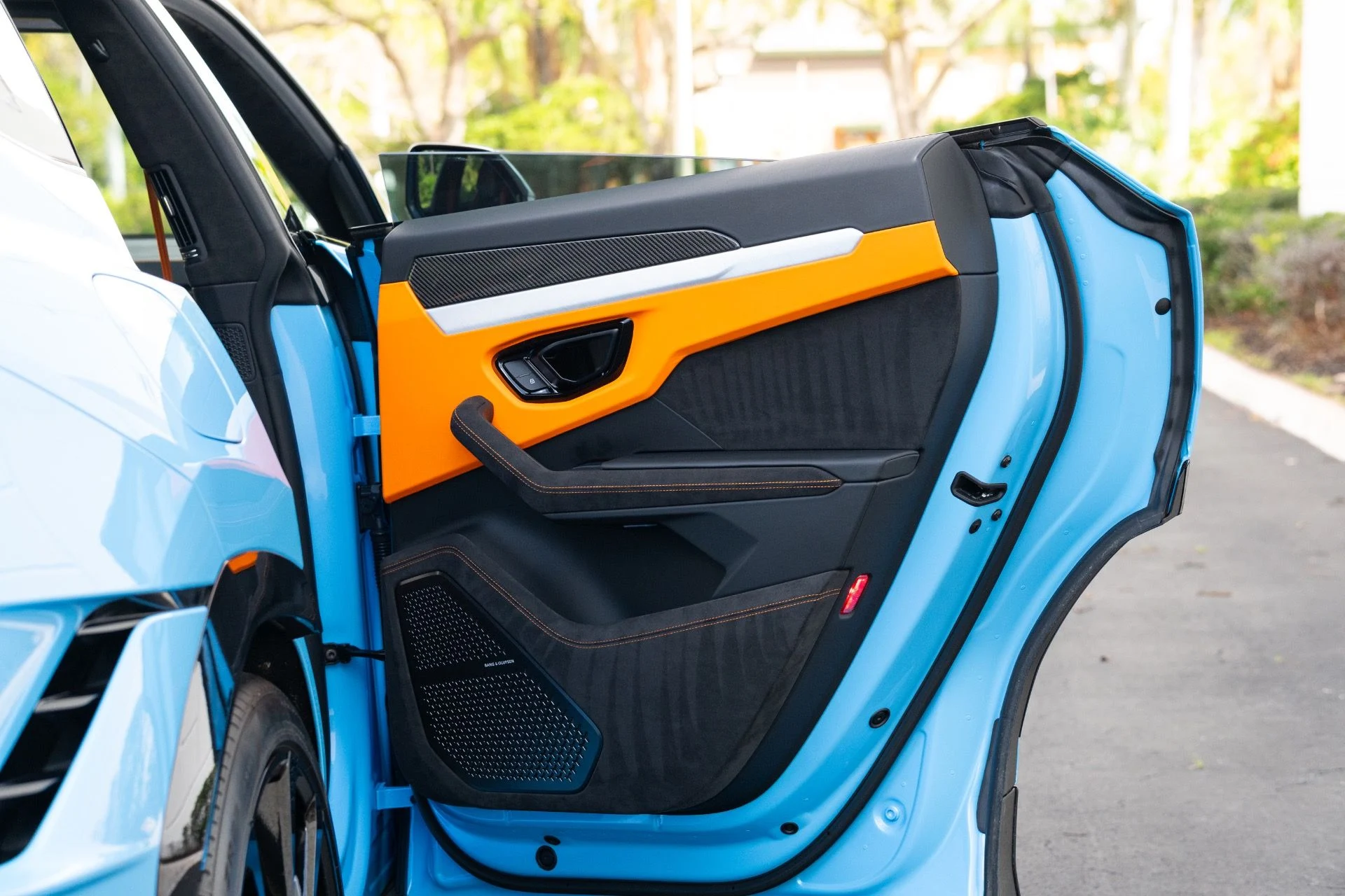 mph065_2649079964_Used_2024_Lamborghini_Urus_S_1773951175_a84c82ad1b