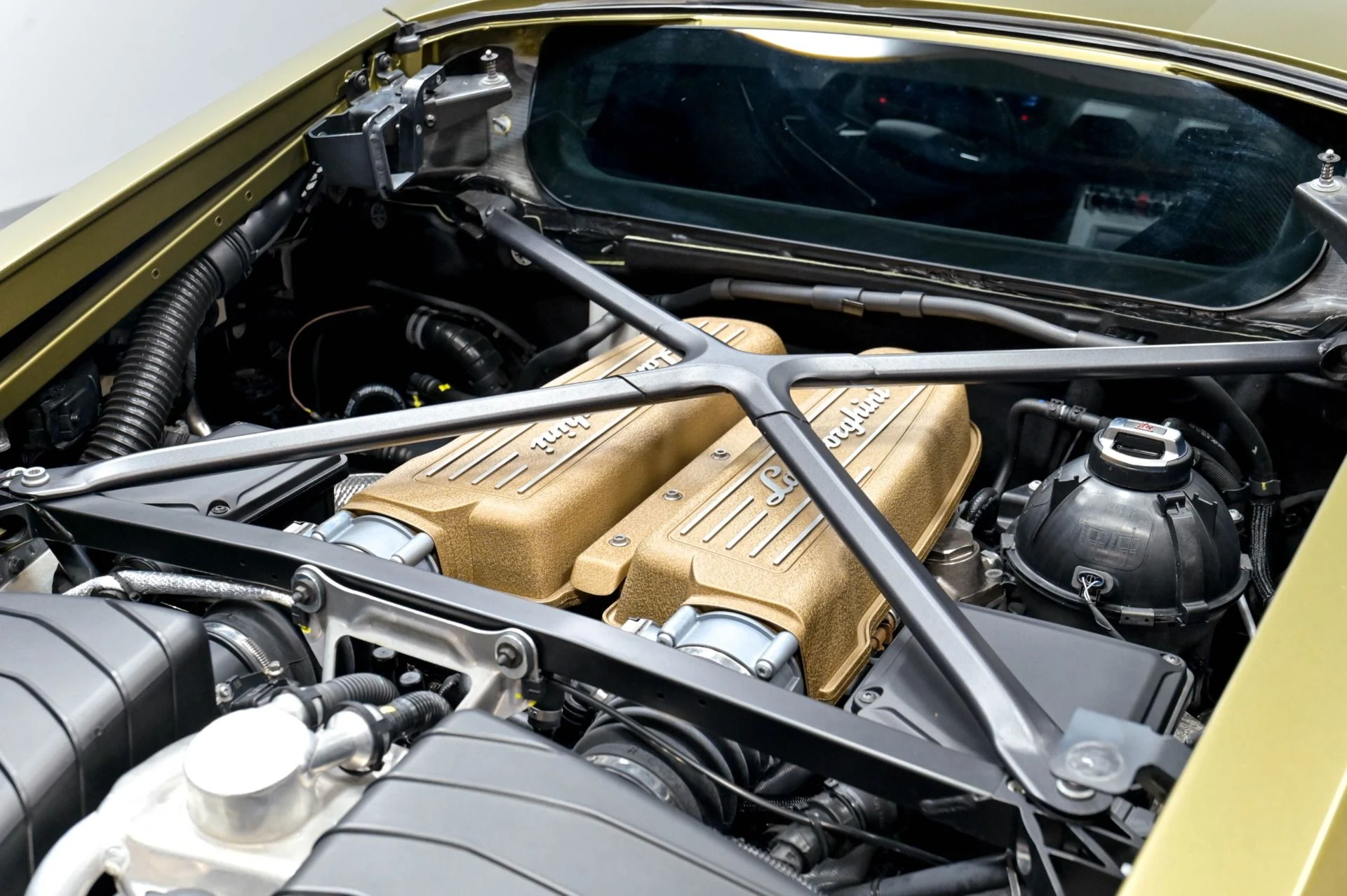 mph065_2689020990_Used_2023_Lamborghini_Huracan_STO_1782768591_1ab327d619