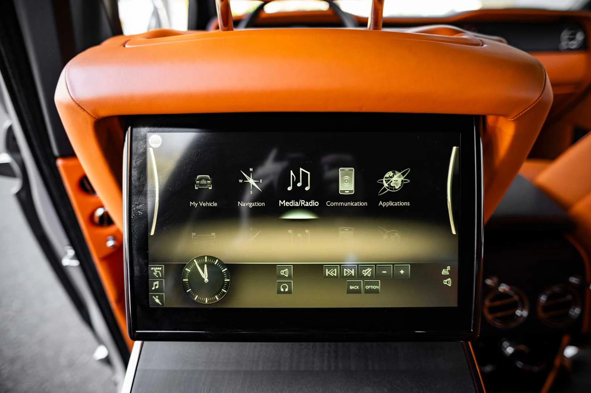 mph065_2721176678_e9f9a1d07b5bf45593fb73af68578735x_aa921a951f