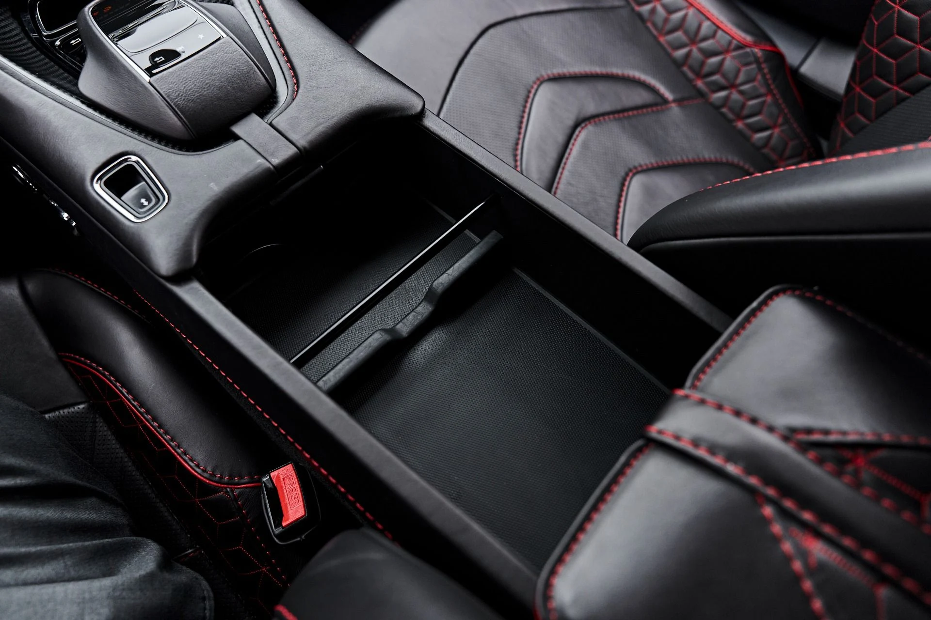mph065_2723733058_Used_2019_Aston_Martin_DBS_Superleggera_1791337530_77c89b9534