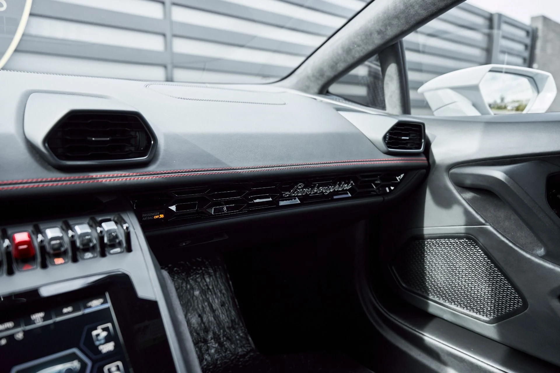 mph065_2731458470_Used_2020_Lamborghini_Huracan_EVO_1768438670_fd303337ec