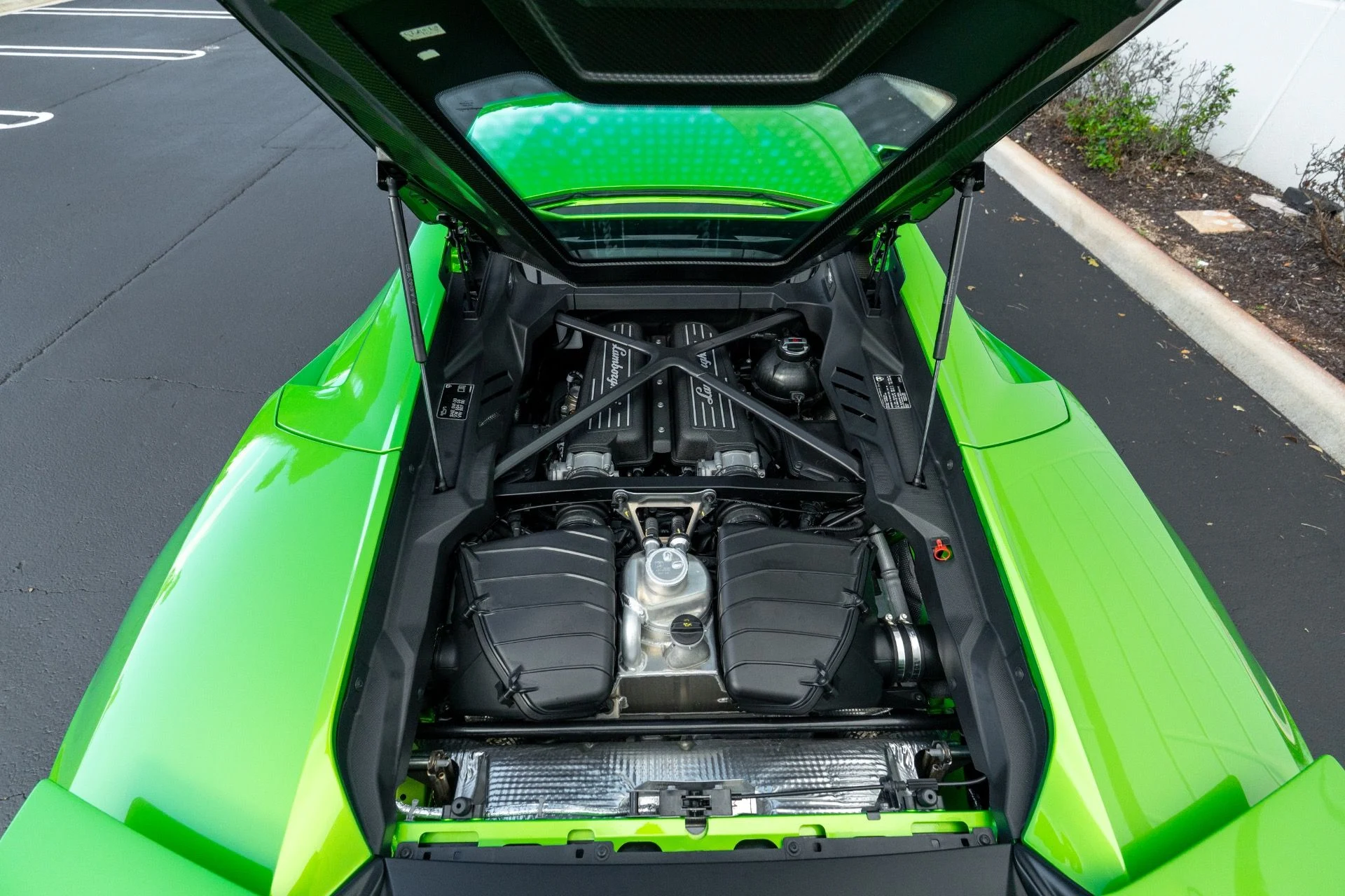 mph065_2752158707_Used_2023_Lamborghini_Huracan_Tecnica_1761058582_0f253e5ea8