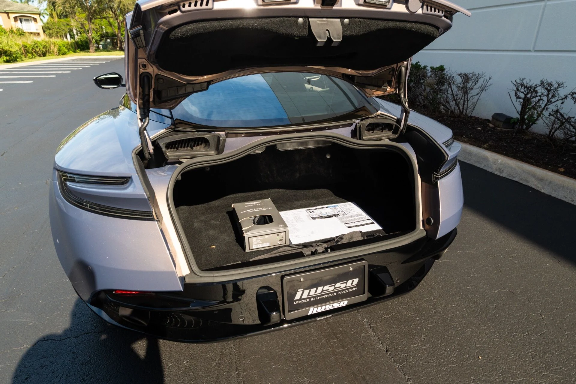 mph065_2771394293_Used_2023_Aston_Martin_DB_11_V8_1765580096_514eb290bf