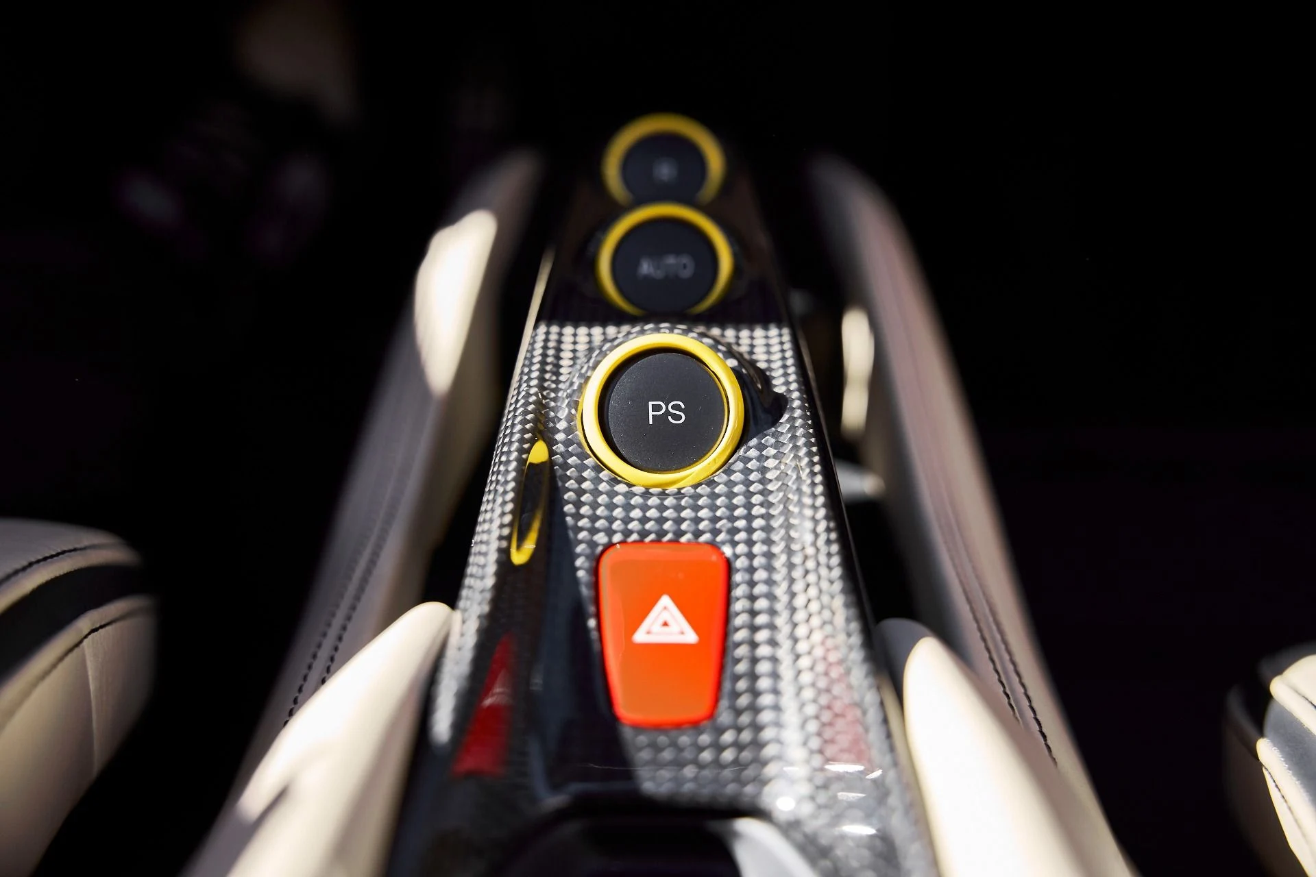 mph065_2775447063_Used_2022_Ferrari_F8_Spider_Base_1768868487_920d31ccf9