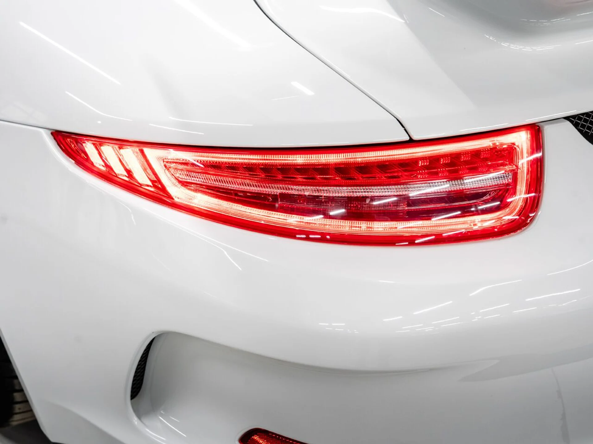 mph065_2784312933_porsche_911_2015_f897532224