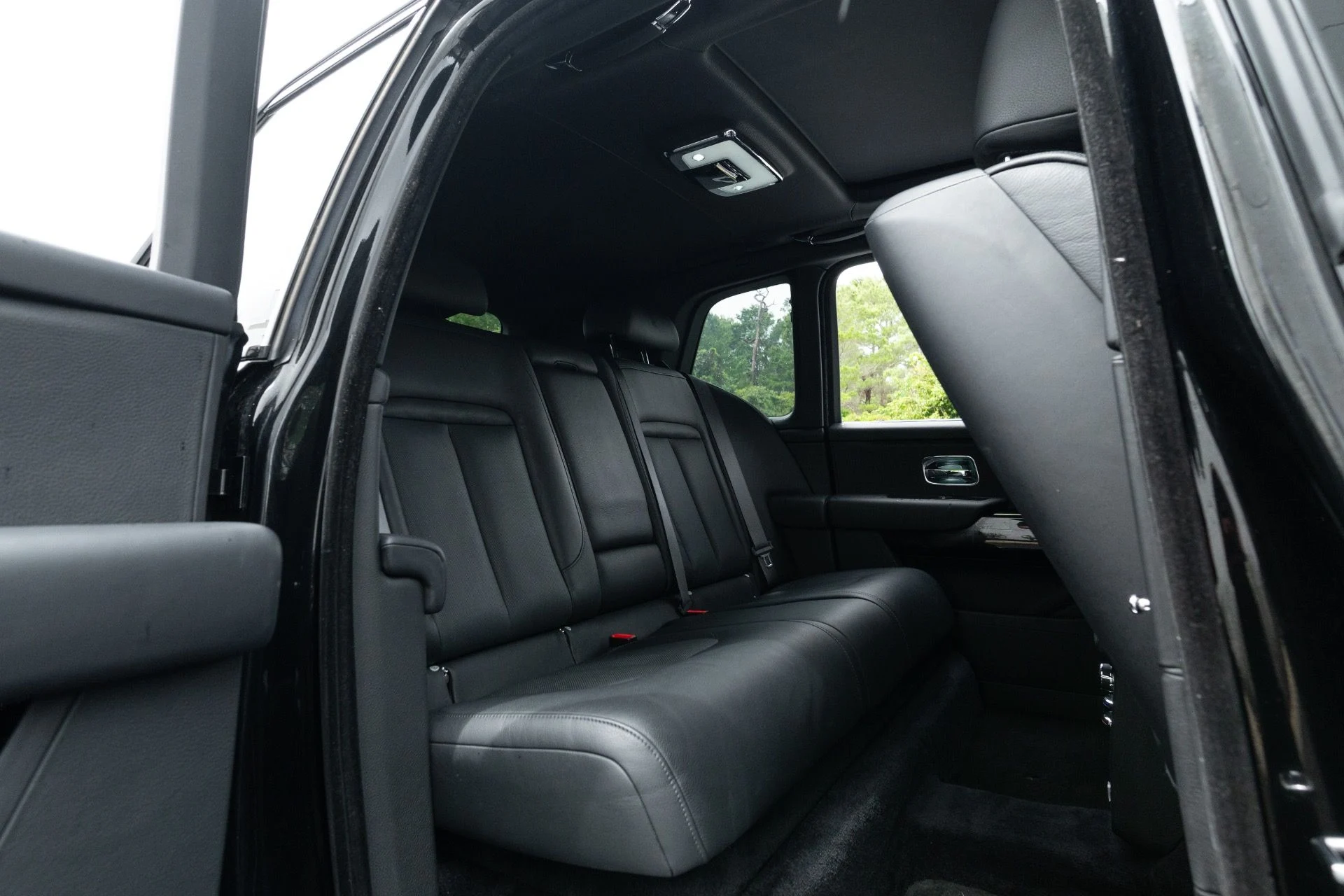 mph065_2828361346_Used_2020_Rolls_Royce_Cullinan_1775753700_cb159c30c8